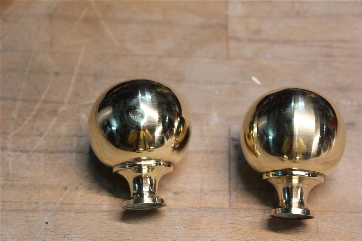 Mid-Century moderno Maniglie a sfera di design italiano del Medioevo in ottone dorato, 1950 in vendita