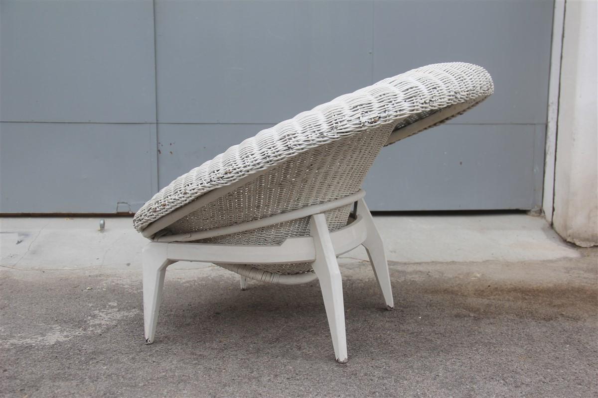 Big midcentury Italian design bamboo armchair white, 1950.

Unique and particular armchair, for an elegant and unique home, a very rare element.