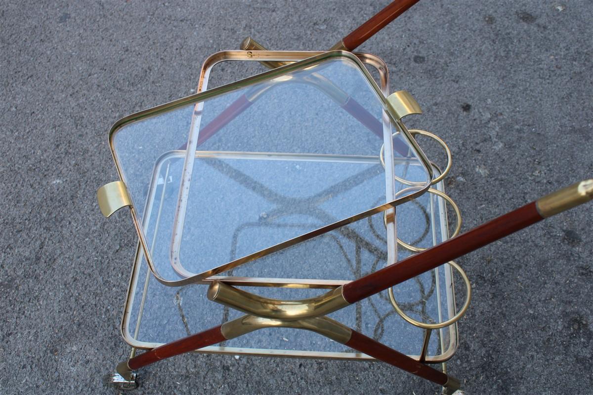 Midcentury Italian Design Bar Cart Wood and Brass Gold Glass Top Removable Tray In Good Condition For Sale In Palermo, Sicily