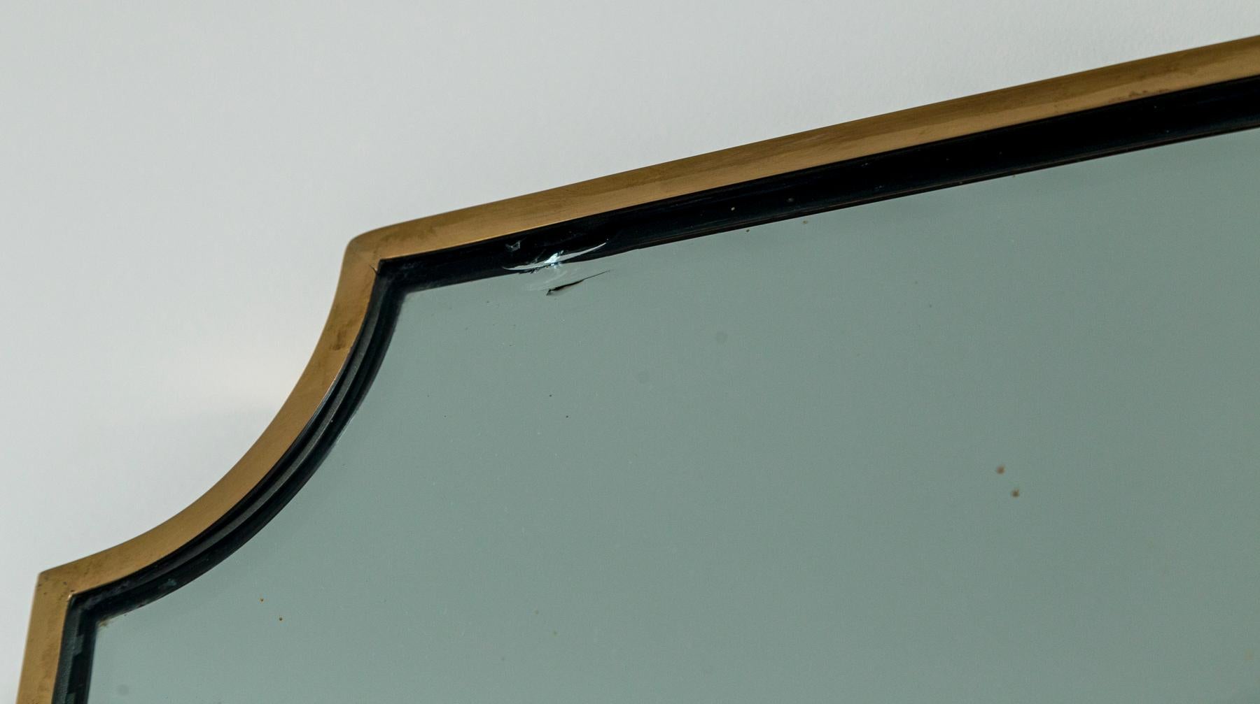 Midcentury Italian Design Brass Oval Shaped Shield Mirror In Good Condition In Westport, CT