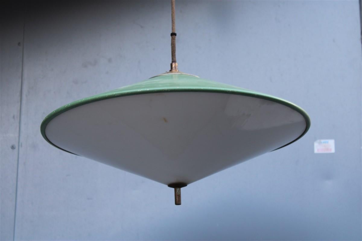 Mitte des Jahrhunderts Italienisches Design Kronleuchter Grünes Metall Messingteile 1950er UFO  im Angebot 1