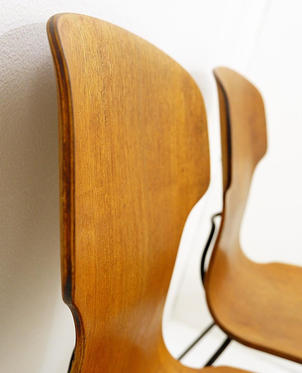 Mid Century Italian Design Curved Teak Dining Chairs in the Style of Carlo Ratti 6