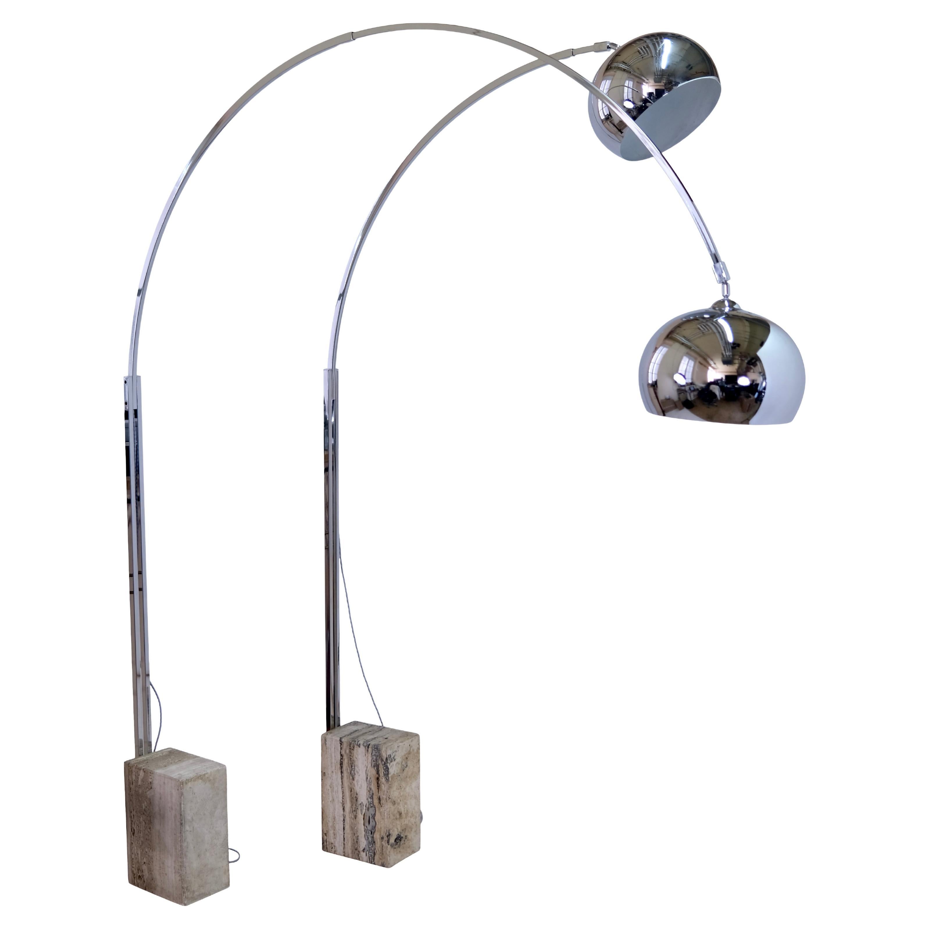 Mid Century Italian Design Floor Lamp in Chromed Brass on a Beige Marble Base For Sale
