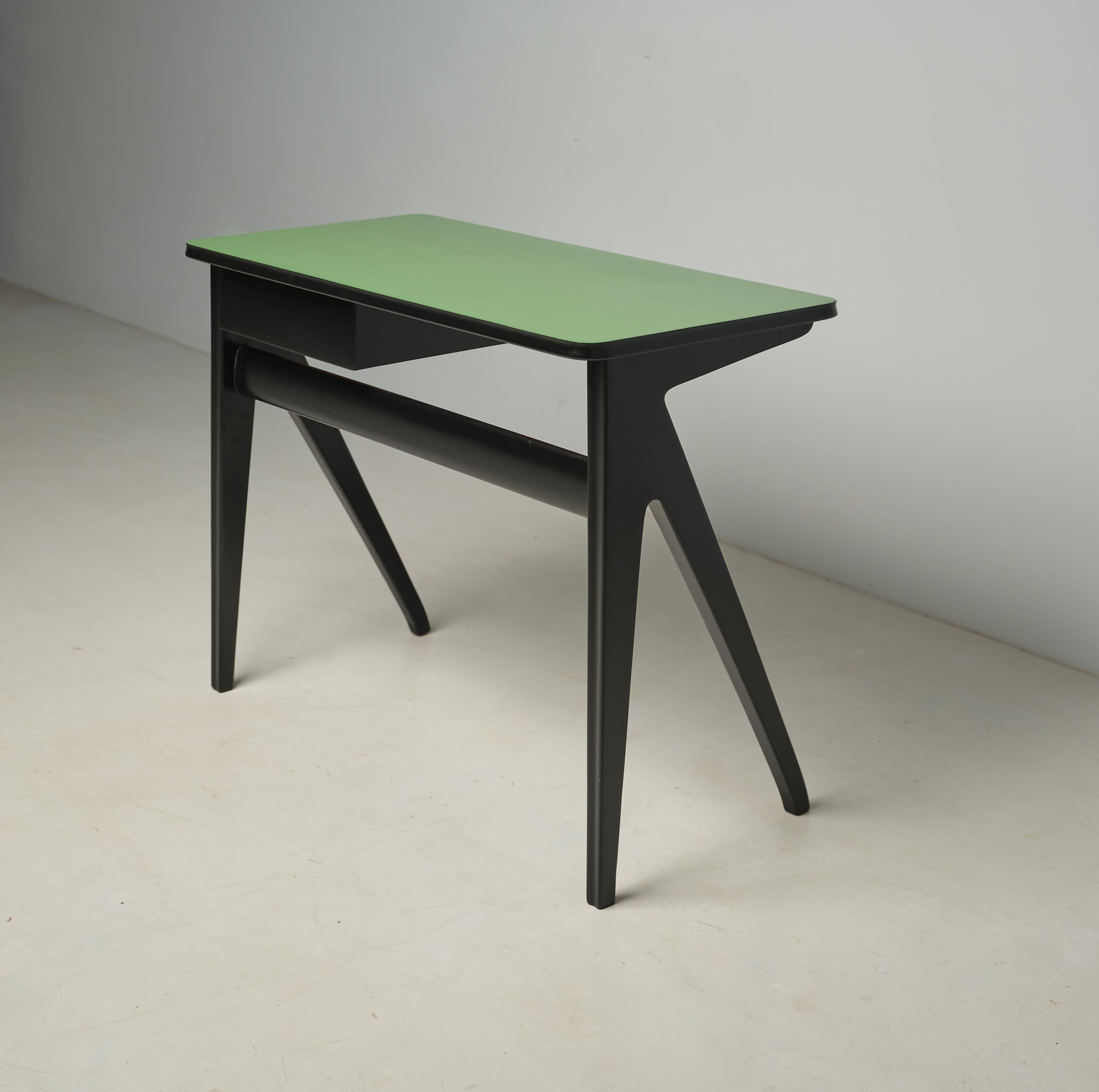 Mid-20th Century Mid-Century Italian Desk, 1950s, Fully Restored with Shellac Finish For Sale