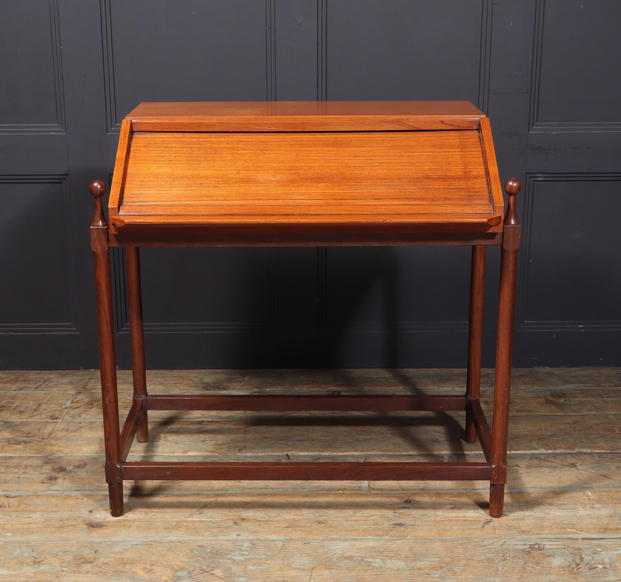 Mid Century Italian Desk by Fratelli Proserpio In Good Condition In Paddock Wood Tonbridge, GB