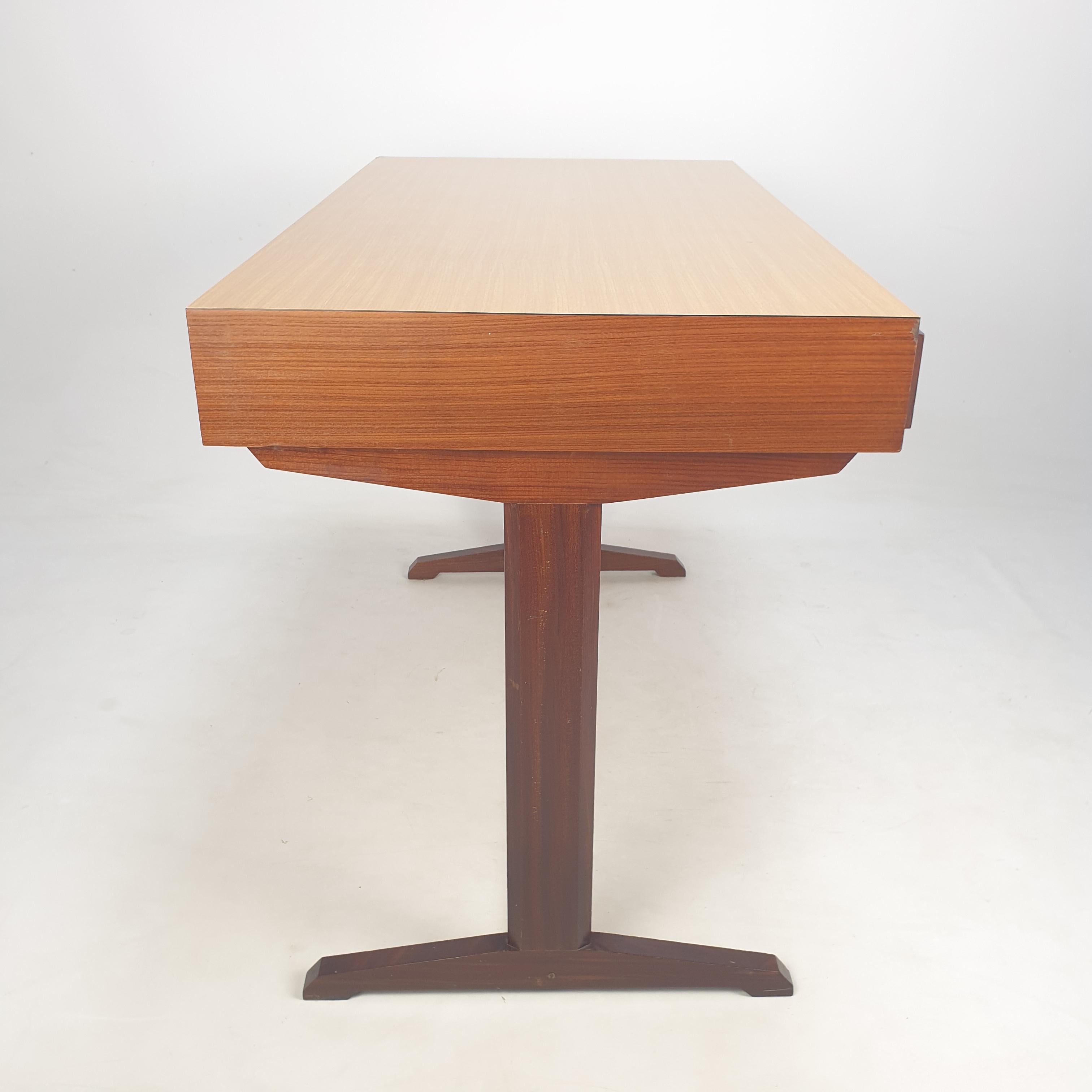 Mid-Century Italian Desk by Gianfranco Frattini, 1950s For Sale 4