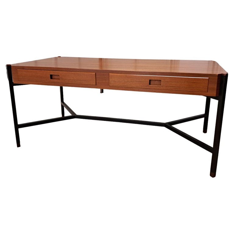 MidCentury Italian Desk (circa 1970s) For Sale at 1stDibs
