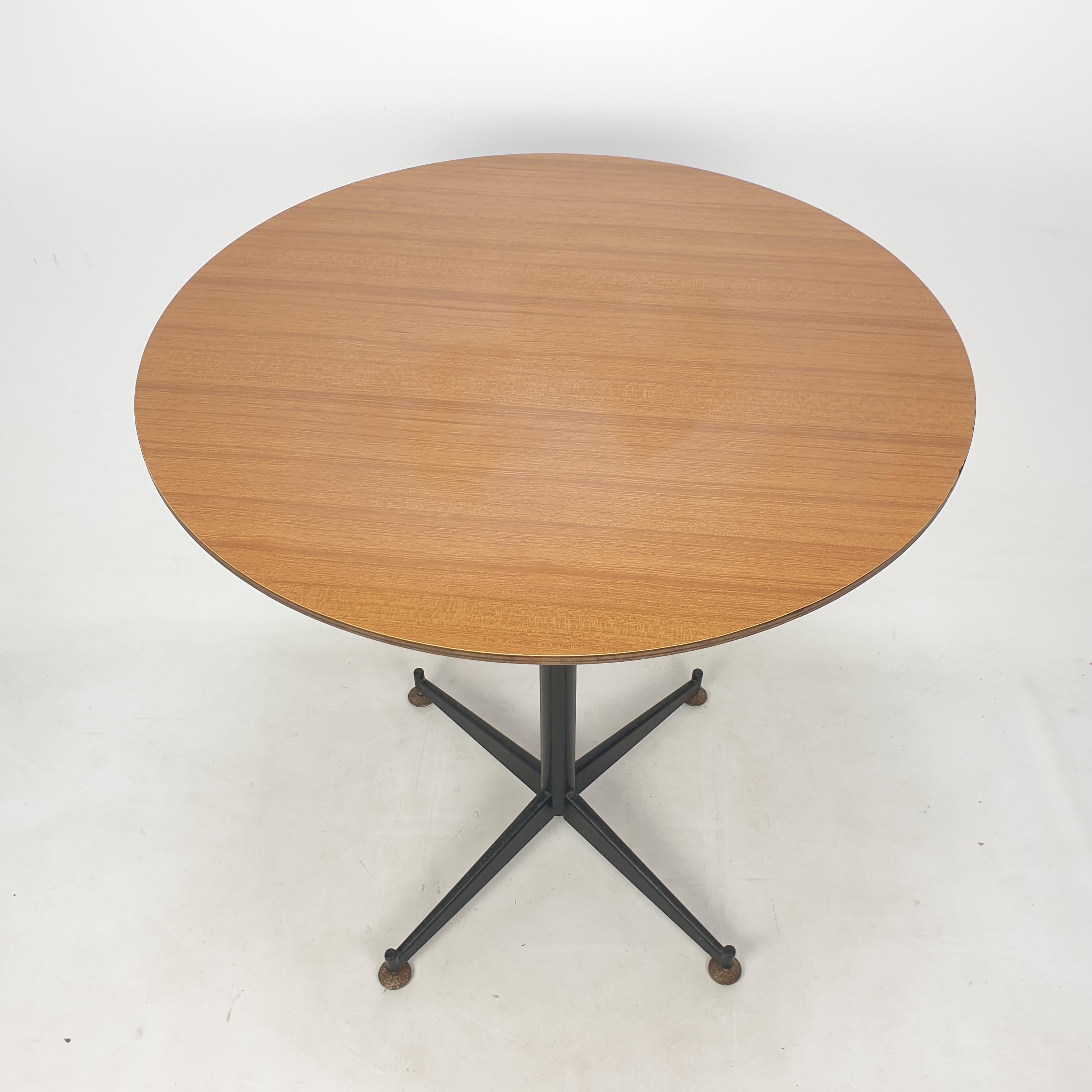 Mid Century Italian Dining or Side Table, 1960s In Good Condition For Sale In Oud Beijerland, NL