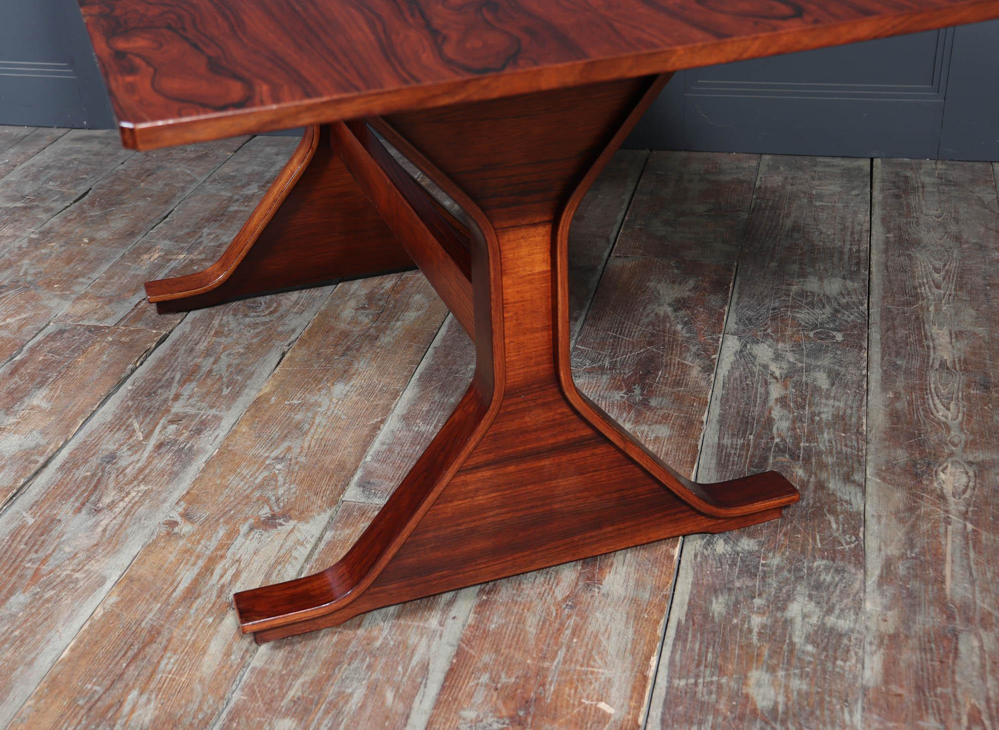 Mid Century Italian Dining Table by Fratini For Sale 4