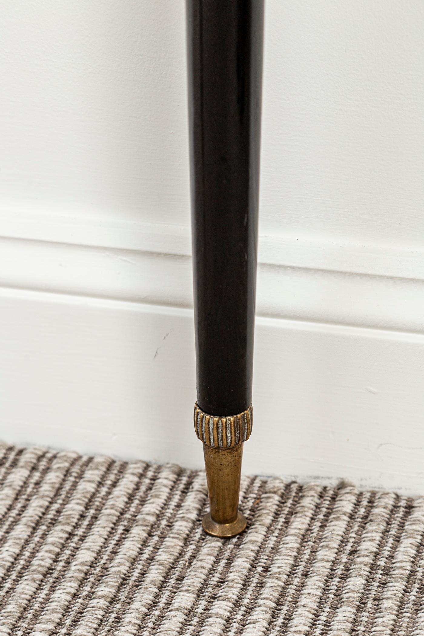 Mid Century Italienisch Ebonized Konsolentisch zugeschrieben  An Paolo Buffa im Angebot 3