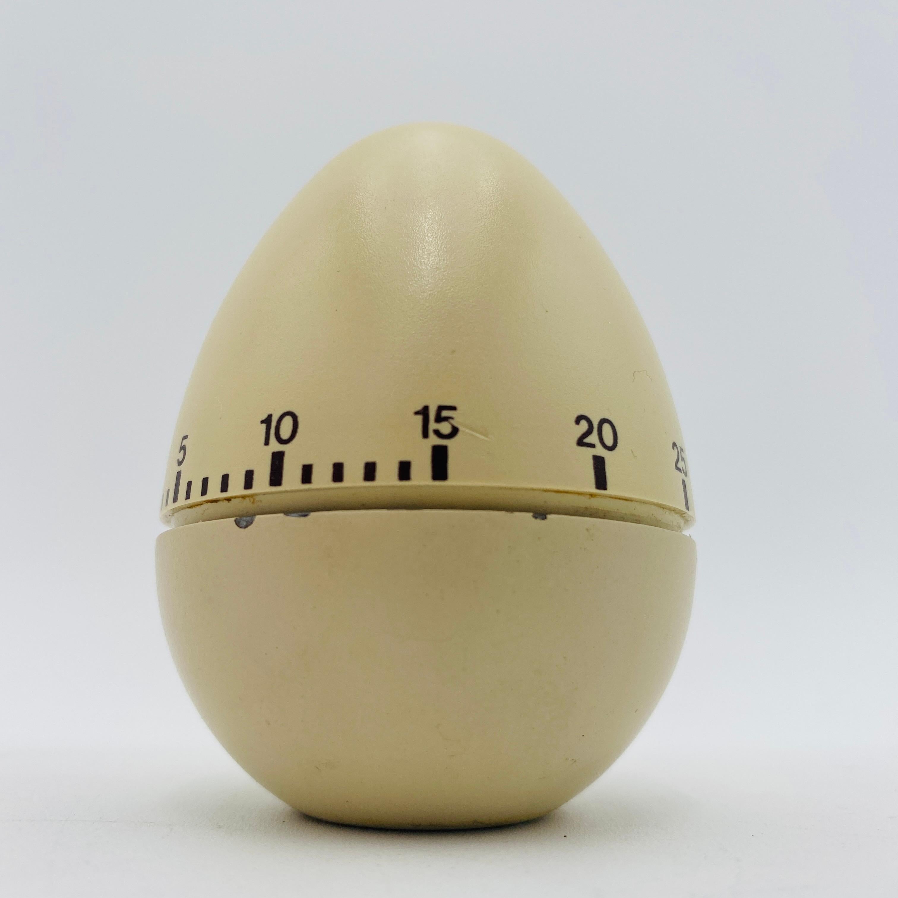 Mid Century Italian Egg Timer 1960s Esmaltado en venta