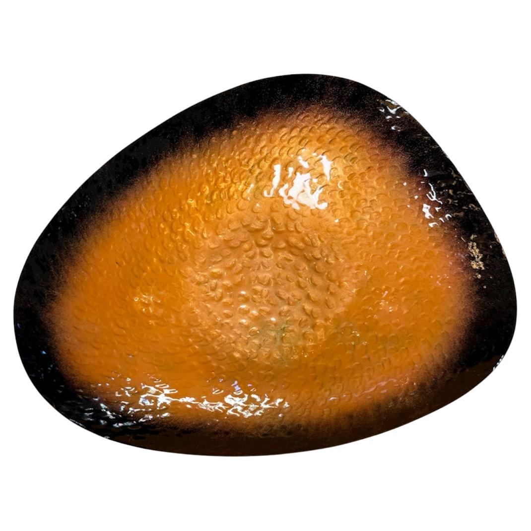 Plat en émail italien du milieu du siècle, orange brûlé et noir, années 1960 en vente