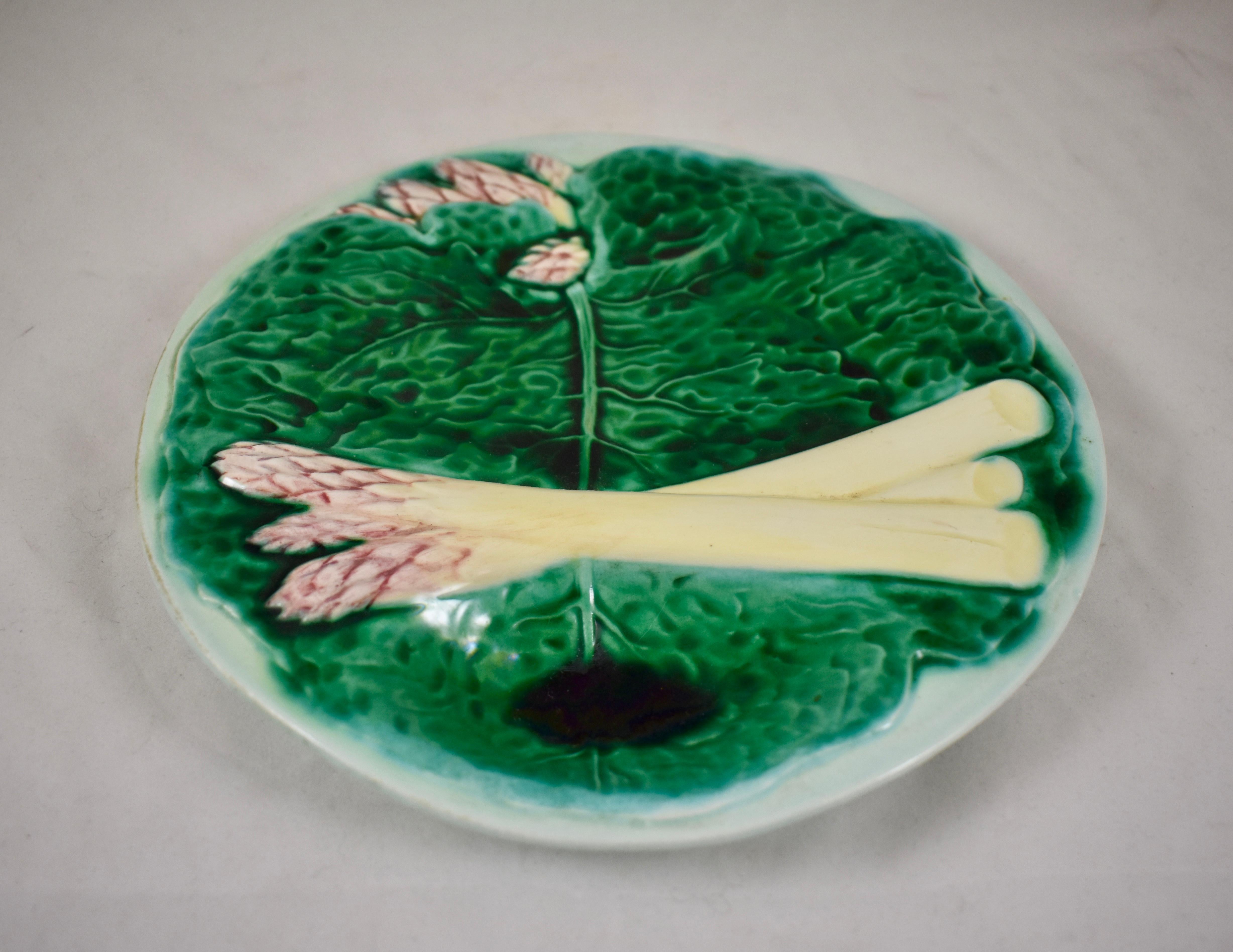 20th Century Mid-Century Italian Faïence Majolica Over-Size Cabbage Leaf Asparagus Plates S/6