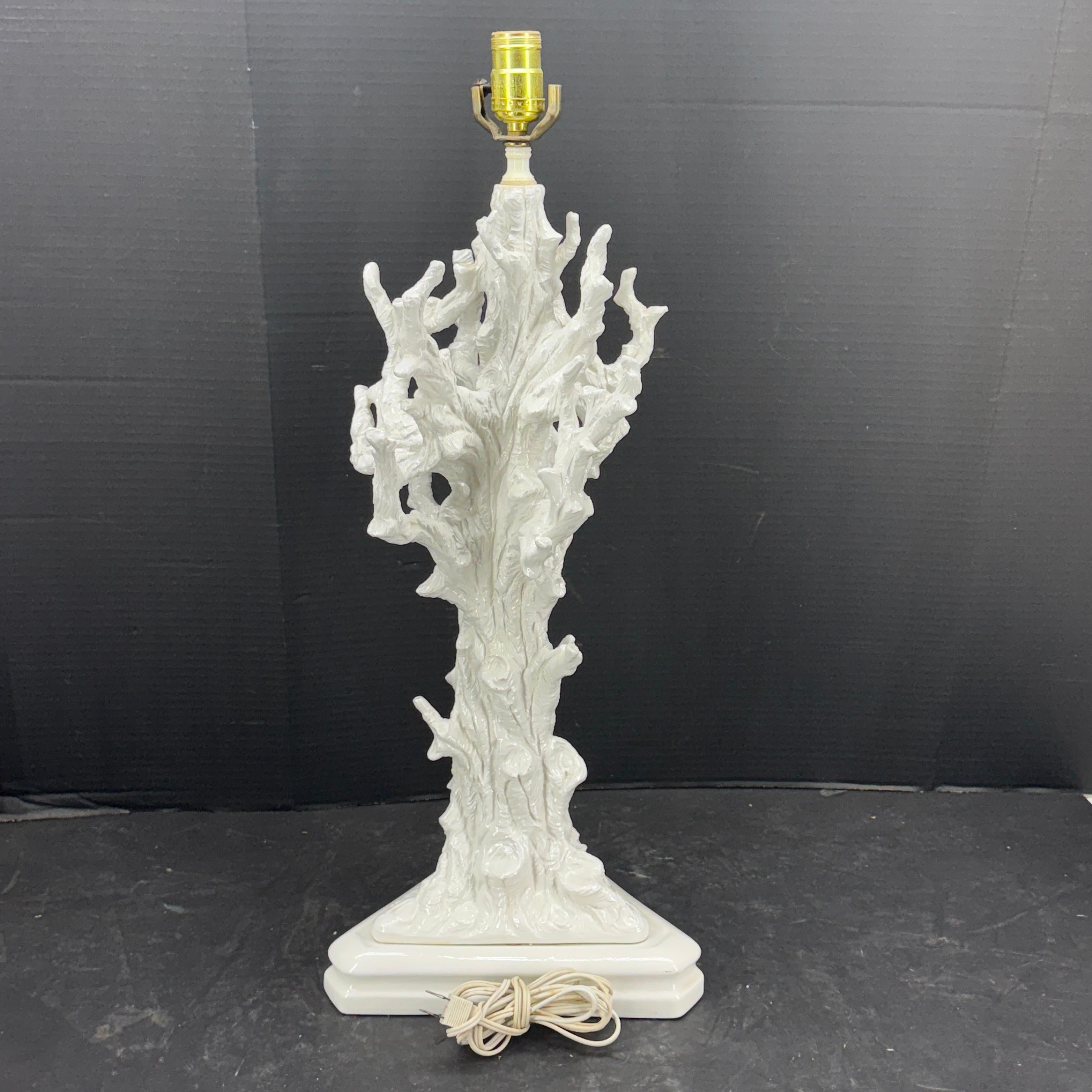 Mid-Century moderno Lampada da tavolo in ceramica smaltata Faux Boi, italiana di metà secolo in vendita