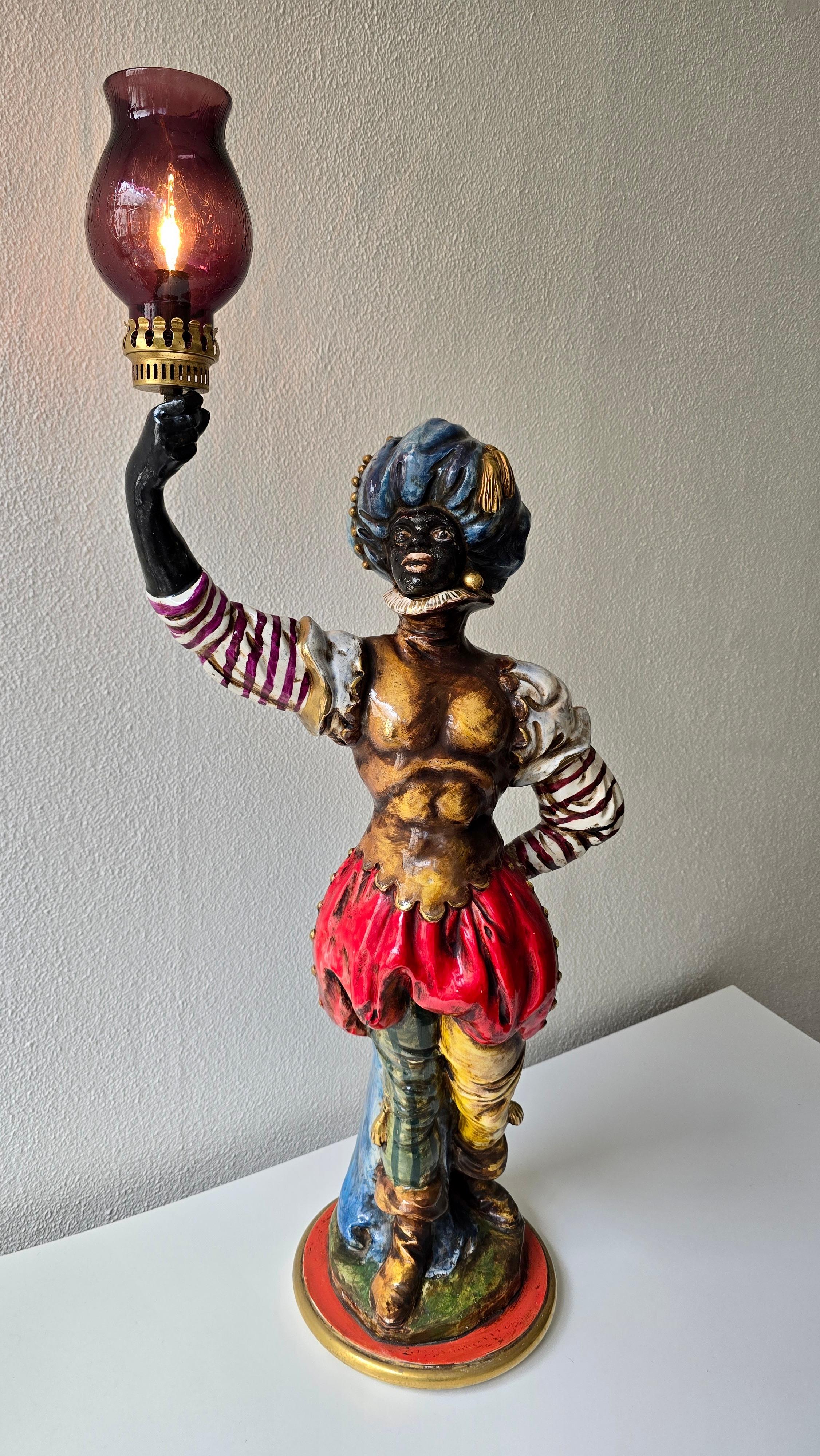 Lampe figurative italienne du milieu du siècle représentant un gentilhomme africain, années 1950 Bon état - En vente à Antwerp, BE