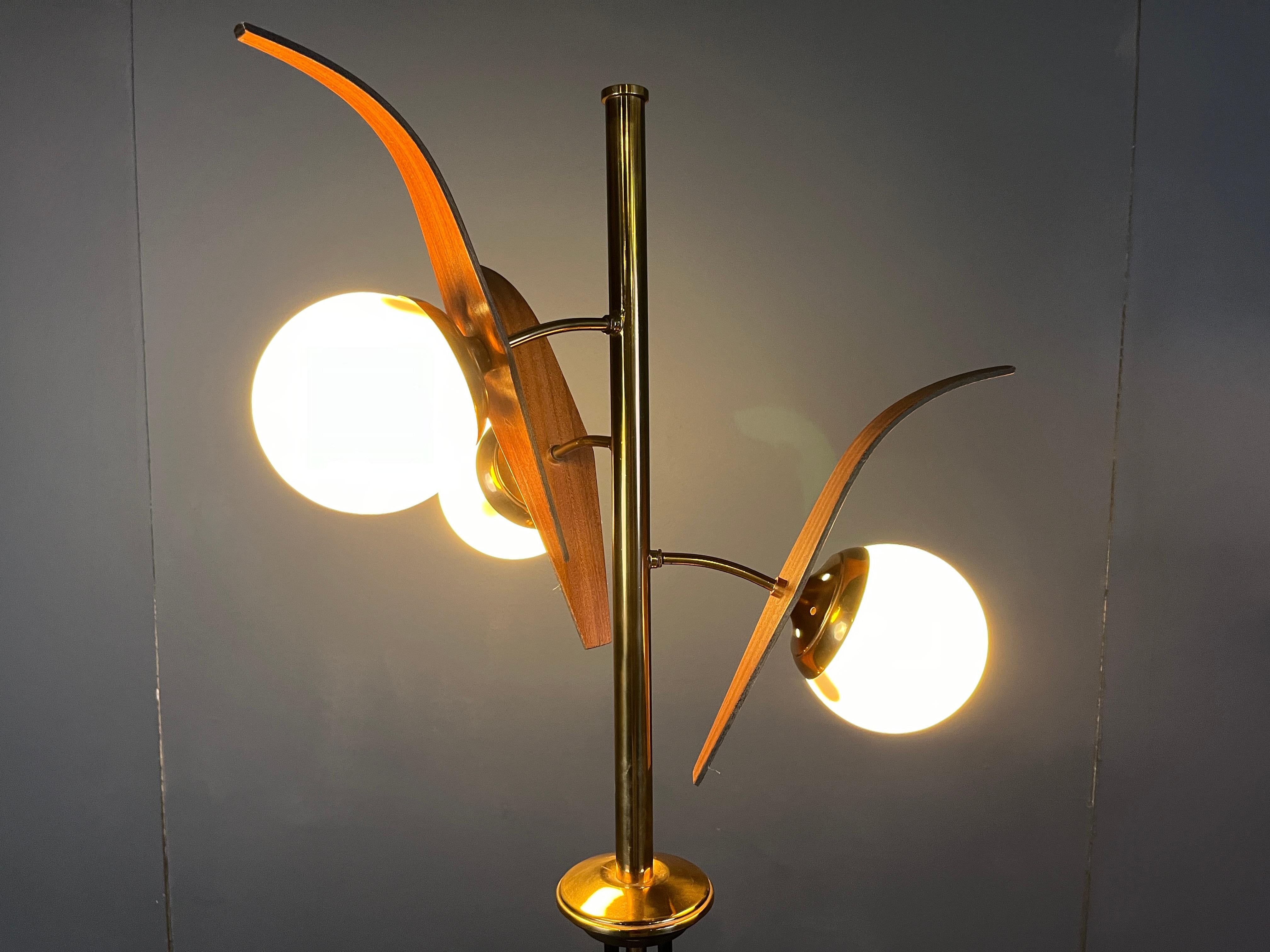 Metà XX secolo Mid century italian floor lamp attr. to Stilnovo, 1950s in vendita