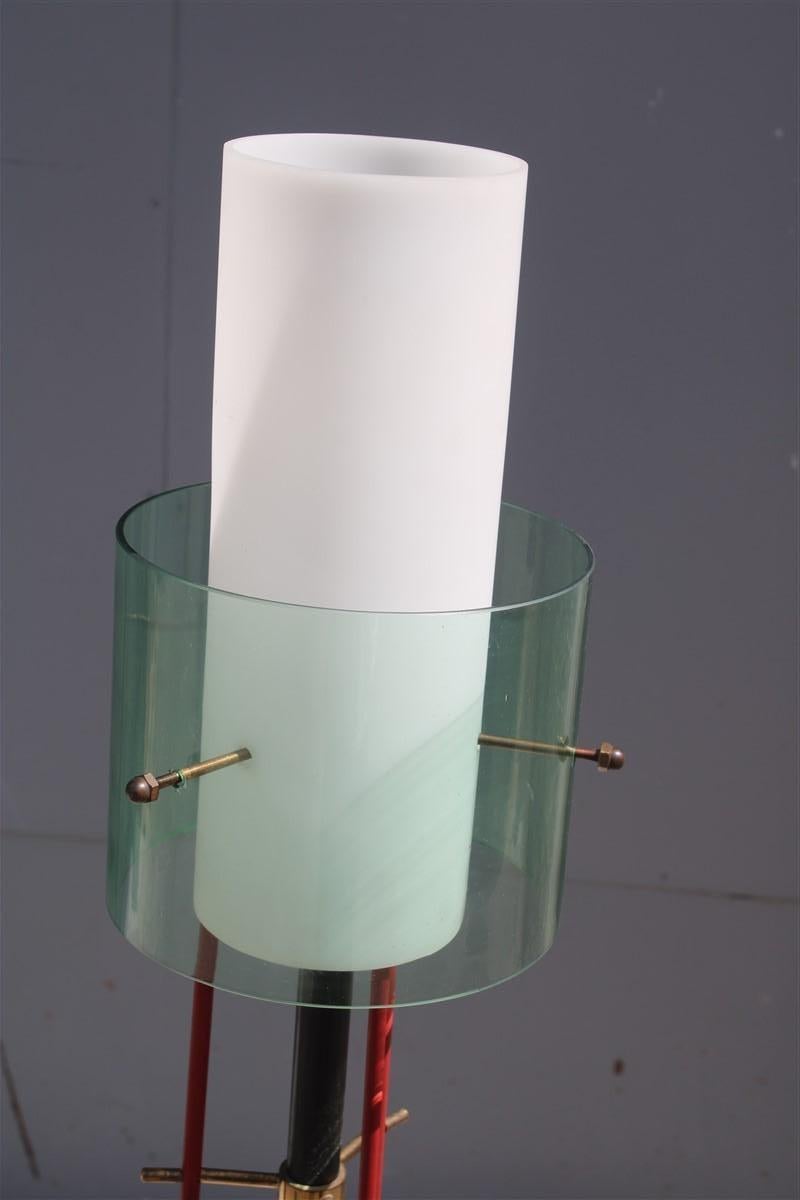 Italienische Mid-Century-Stehlampe aus Messing, Glas und Plexiglas mit roten Teilen, Stilux, 1950er Jahre im Angebot 2