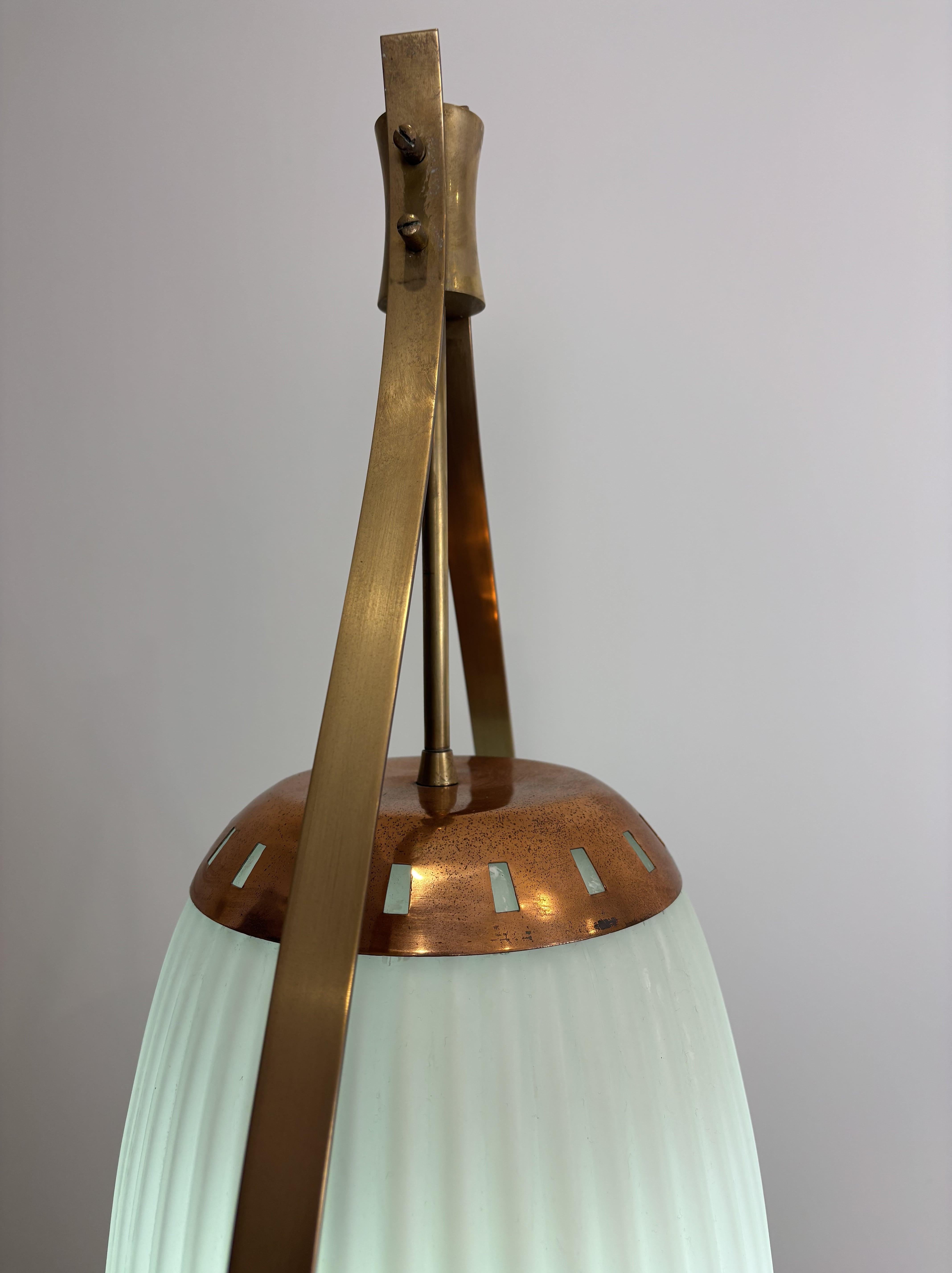 Lampadaire italien du milieu du siècle,  Laiton et Murano, attribué à A. Lelii Arredoluce en vente 8