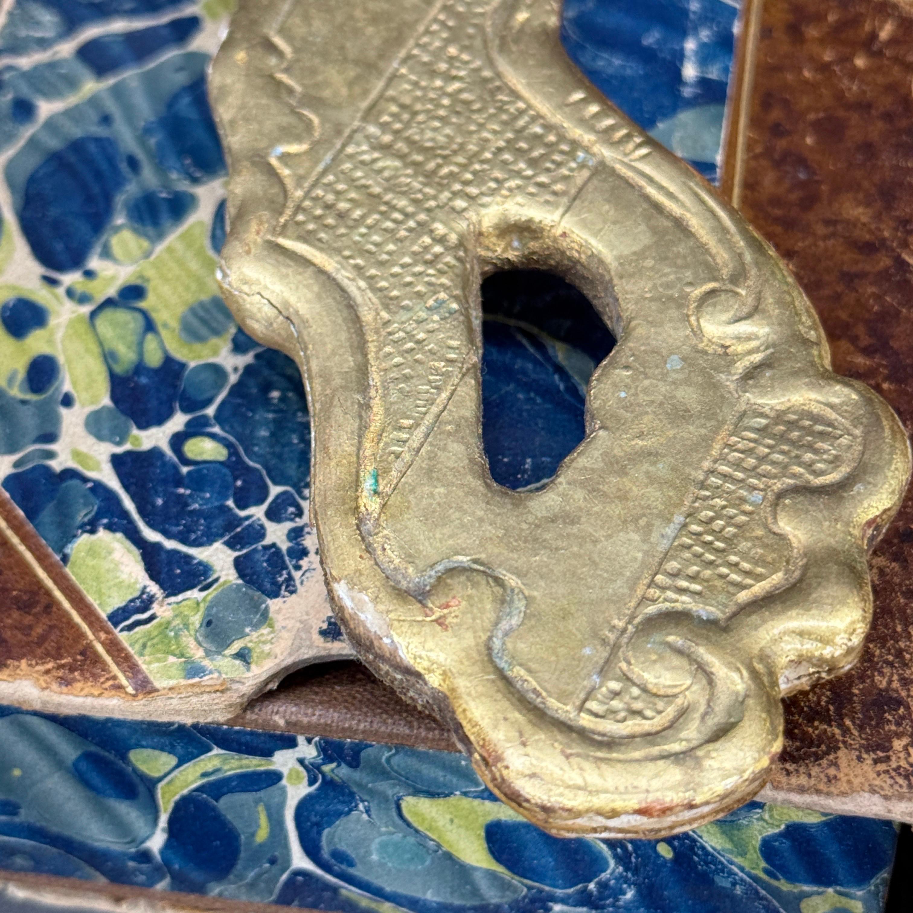 Miroir de courtoisie en bois doré Florentine, Italie du milieu du siècle en vente 3