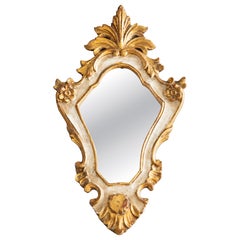 Espejo de mediados de siglo, de estilo rococó florentino italiano, de madera dorada y pintado de blanco