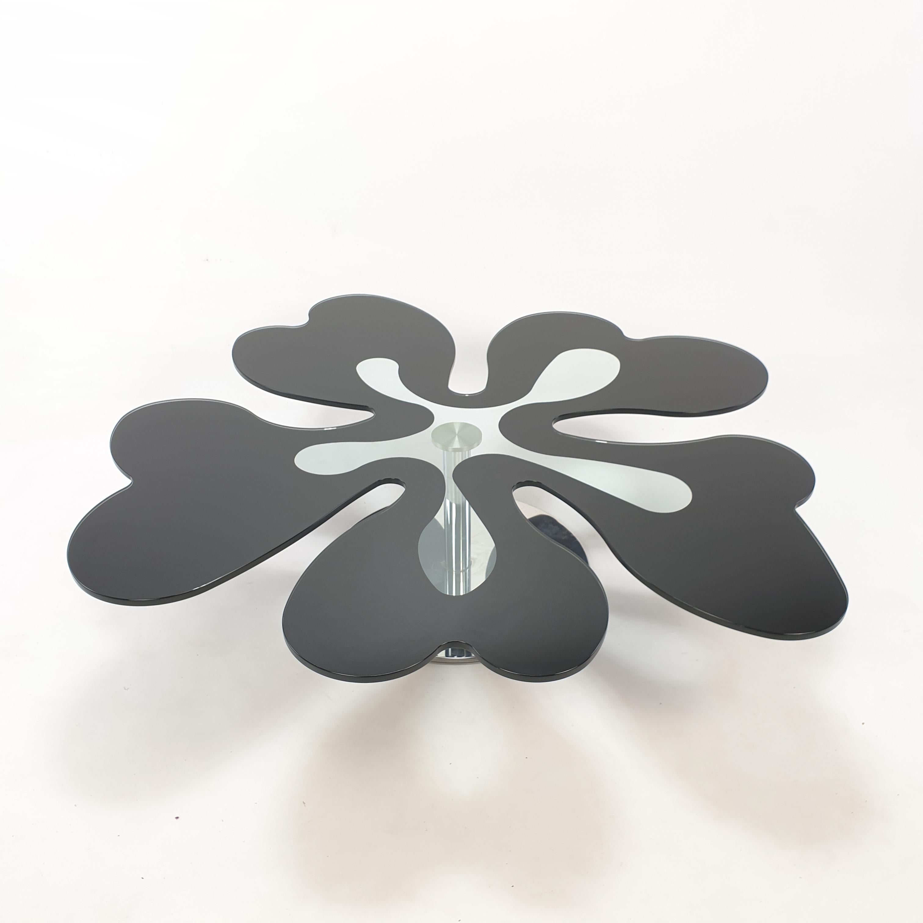 Mid Century Italian Flower Table Chrome and Glass, 1980s In Good Condition For Sale In Oud Beijerland, NL