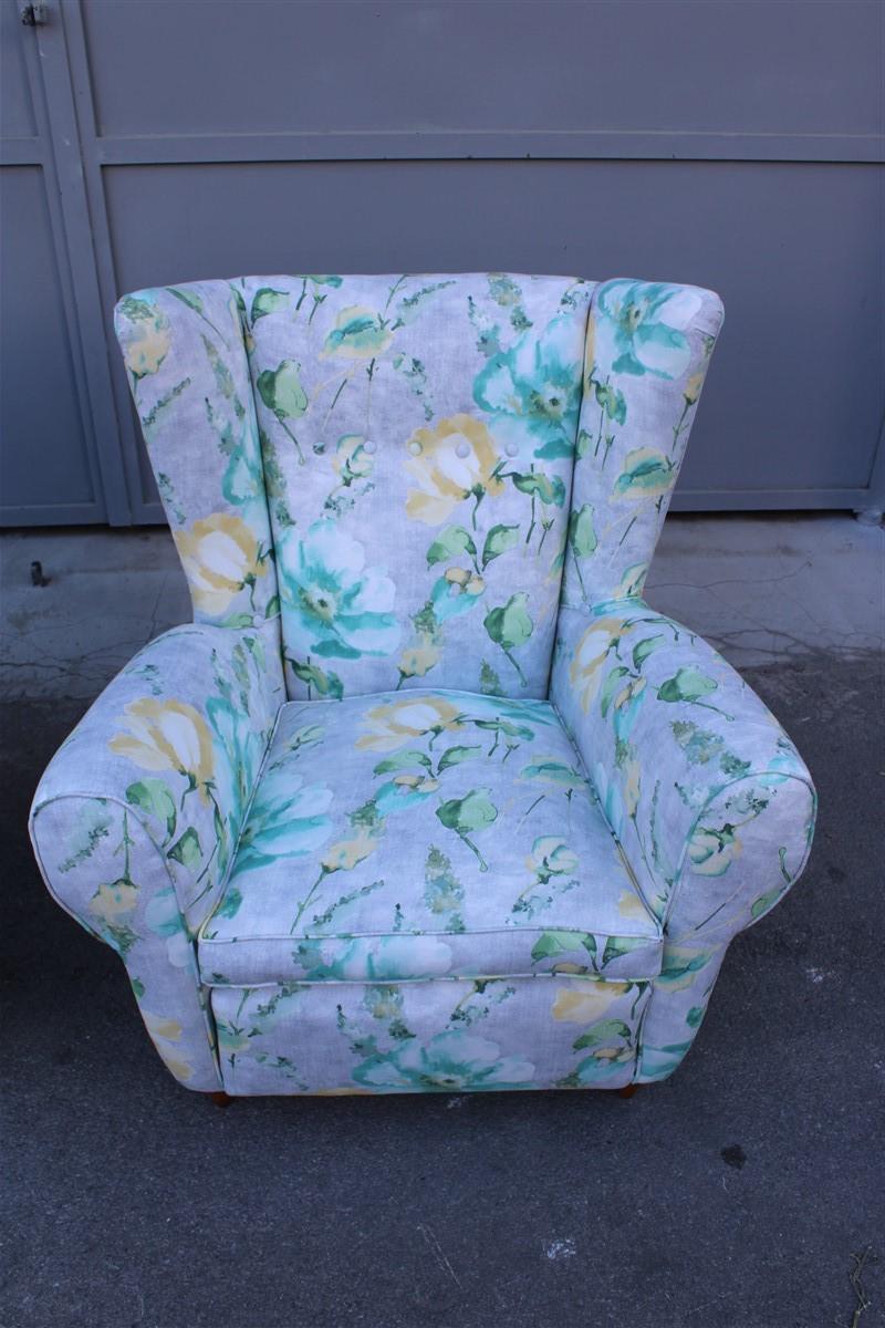 Mid-20th Century Mid-Century Italian Flowers Pair of Armchairs Paolo Buffa Multicolor Bergeres For Sale
