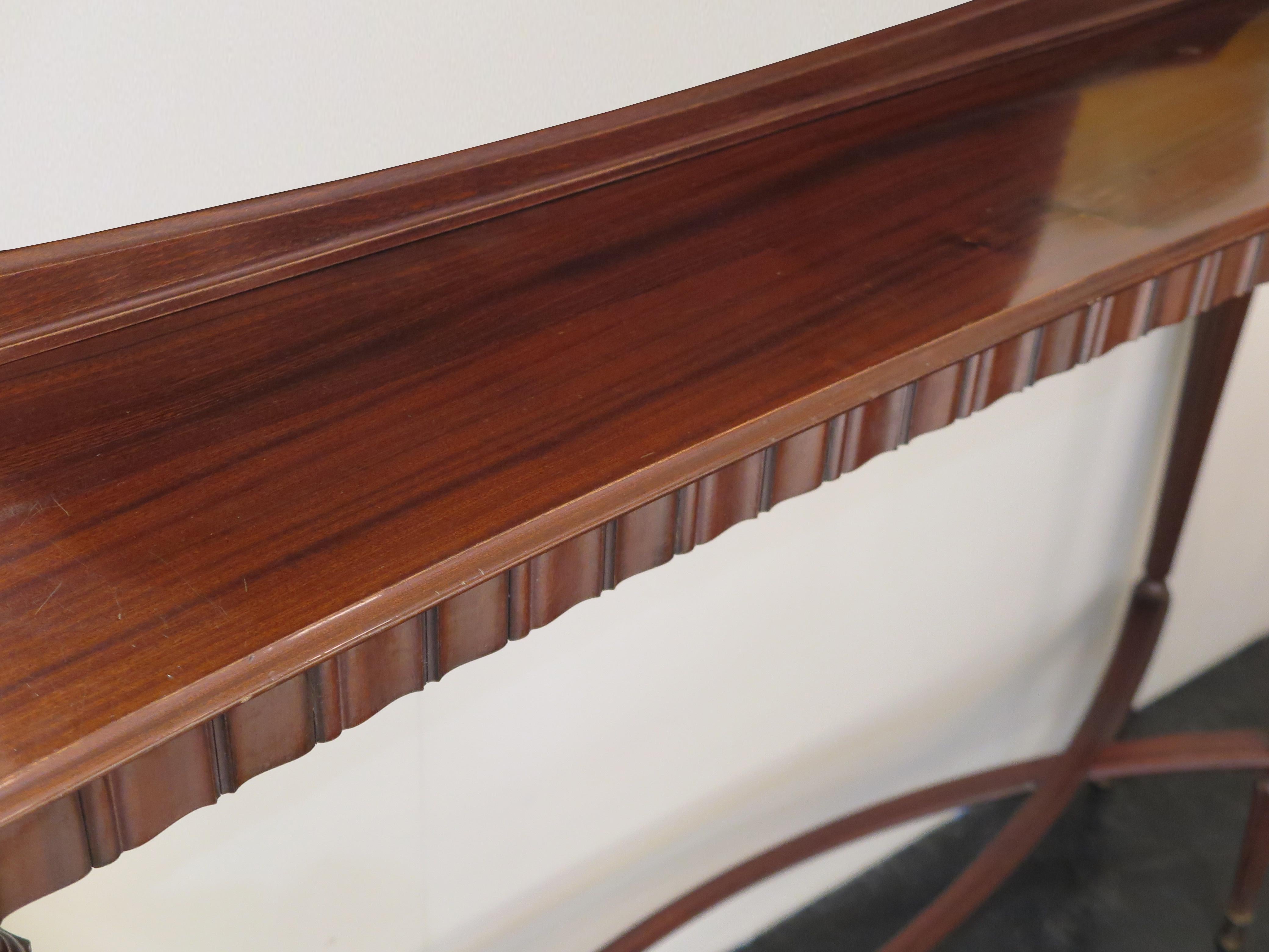Mid-Century Italian Fluted Console in Mahogany In Good Condition In Los Angeles, CA