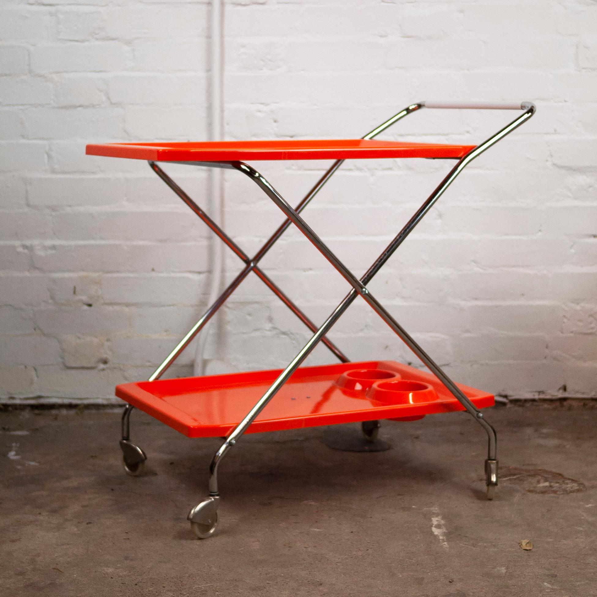 Mid-Century Italian Foldable Orange Plastic and Chromed Metal Bar Cart, 1960s In Good Condition For Sale In Chesham, GB
