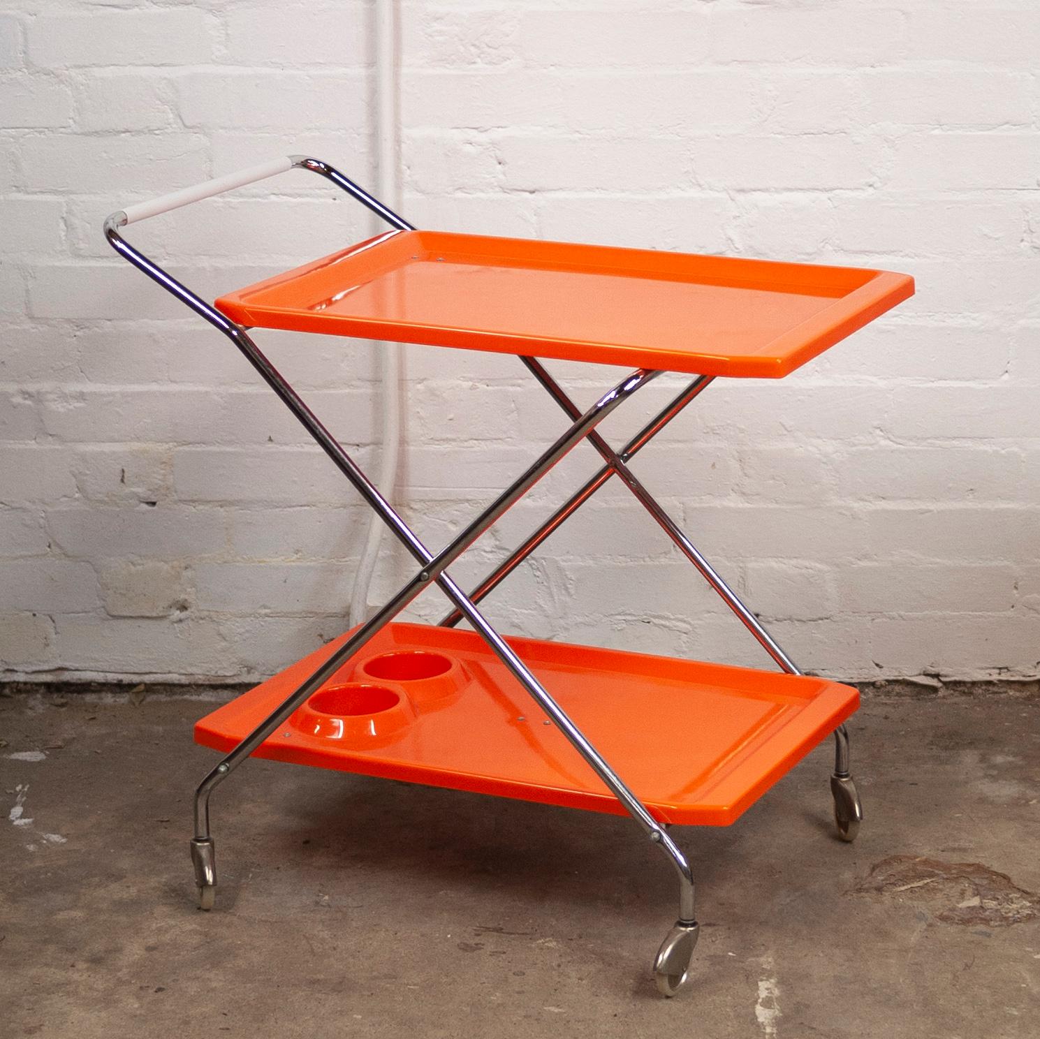 Mid-Century Italian Foldable Orange Plastic and Chromed Metal Bar Cart, 1960s For Sale 1