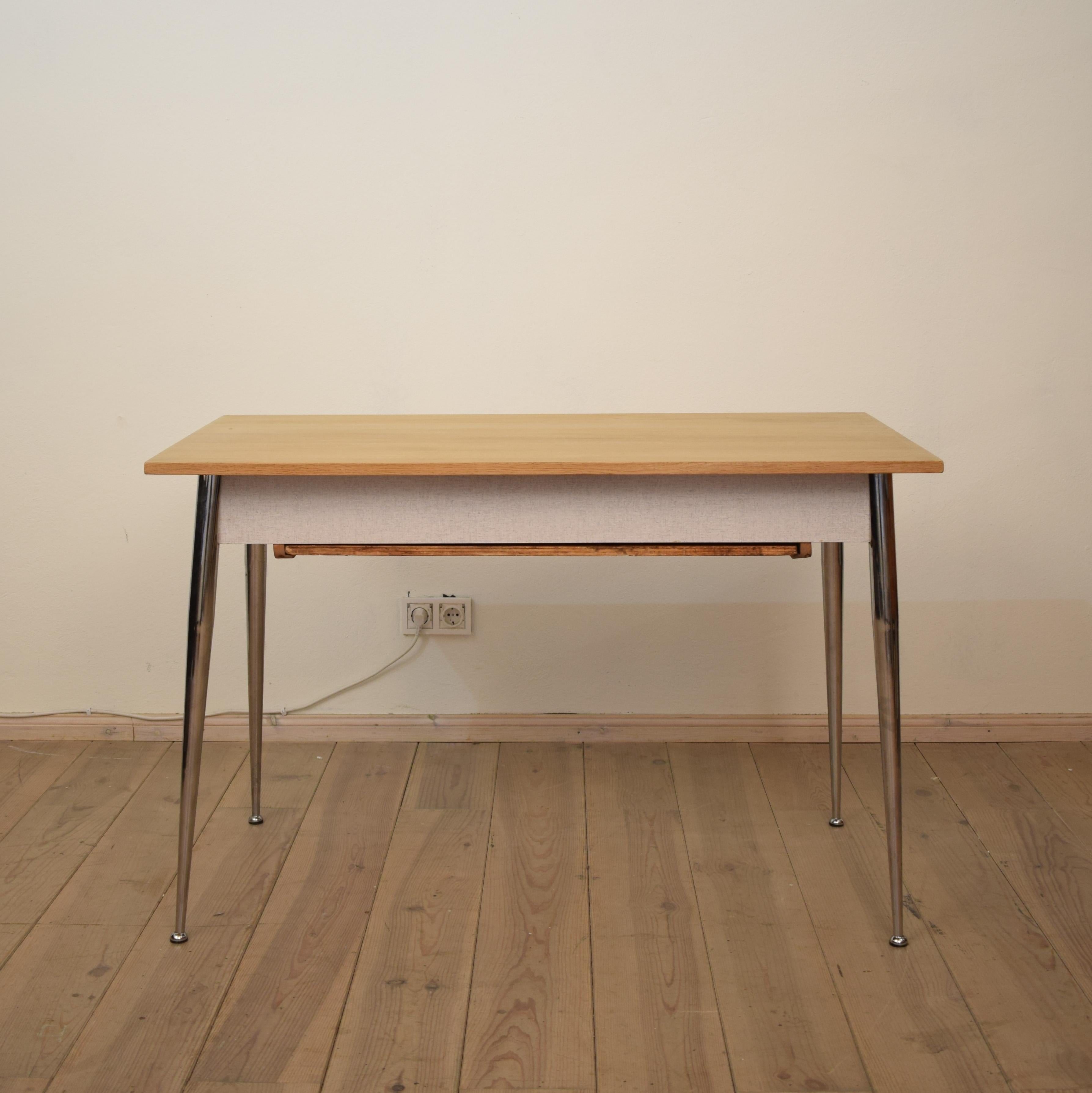 Midcentury Italian Formica Kitchen Pasta Table with Tapered Chrome Legs, 1950 In Good Condition For Sale In Berlin, DE