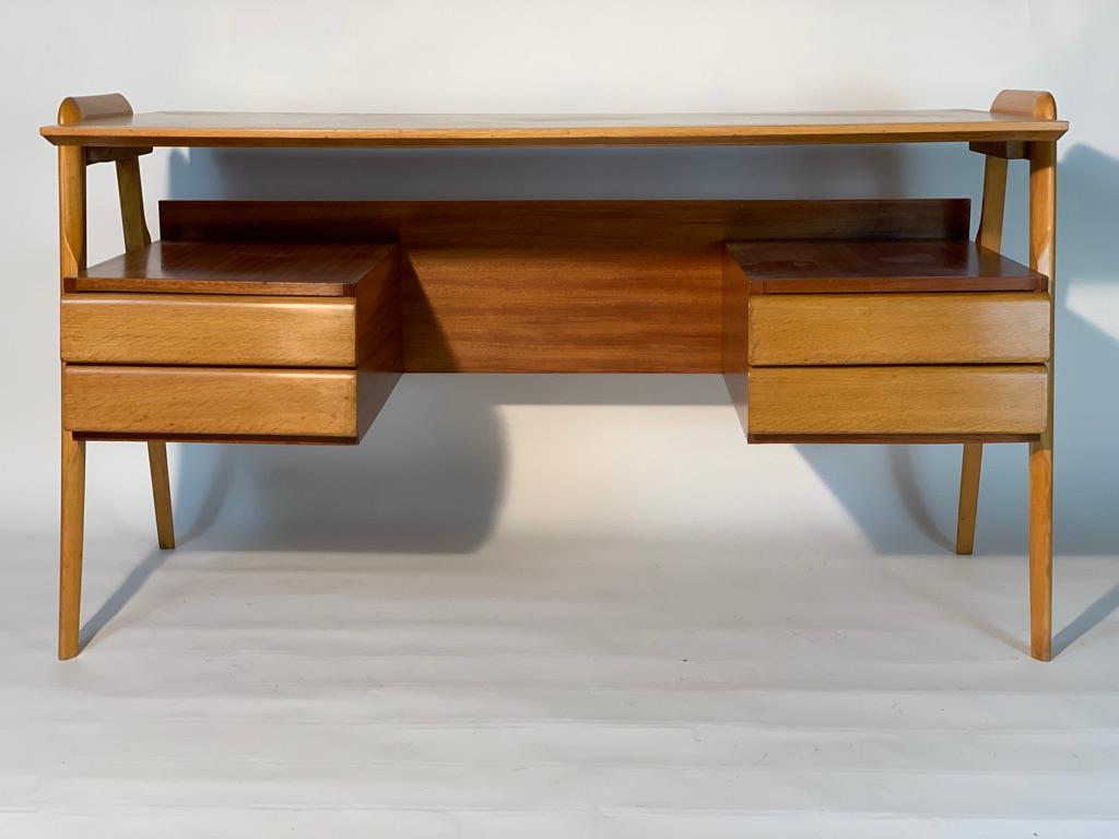 Midcentury Italian Four Drawers Writing Desk In Good Condition In Firenze, Toscana