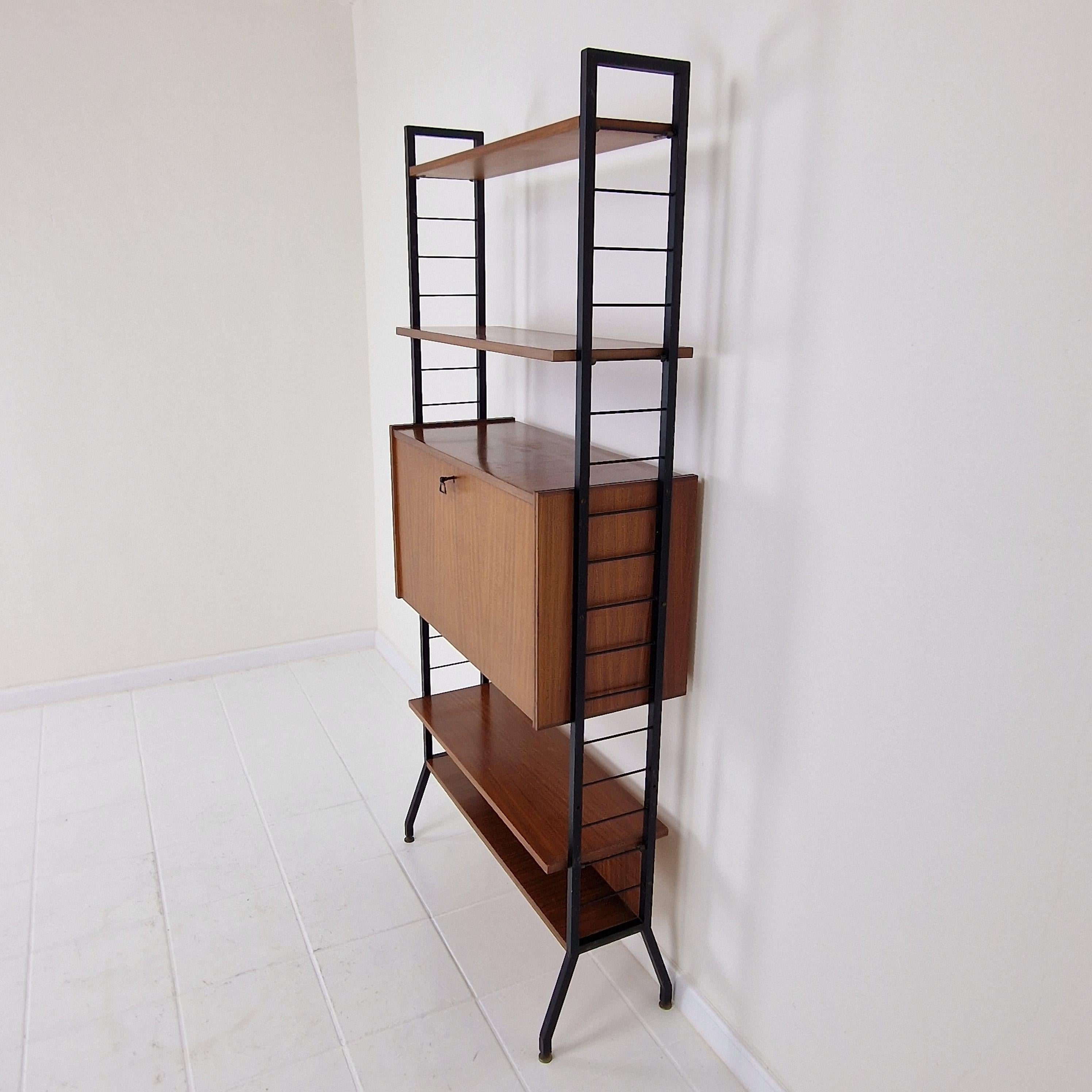 Mid-20th Century Mid Century Italian Free Standing Teak Shelving Unit, 1950's For Sale