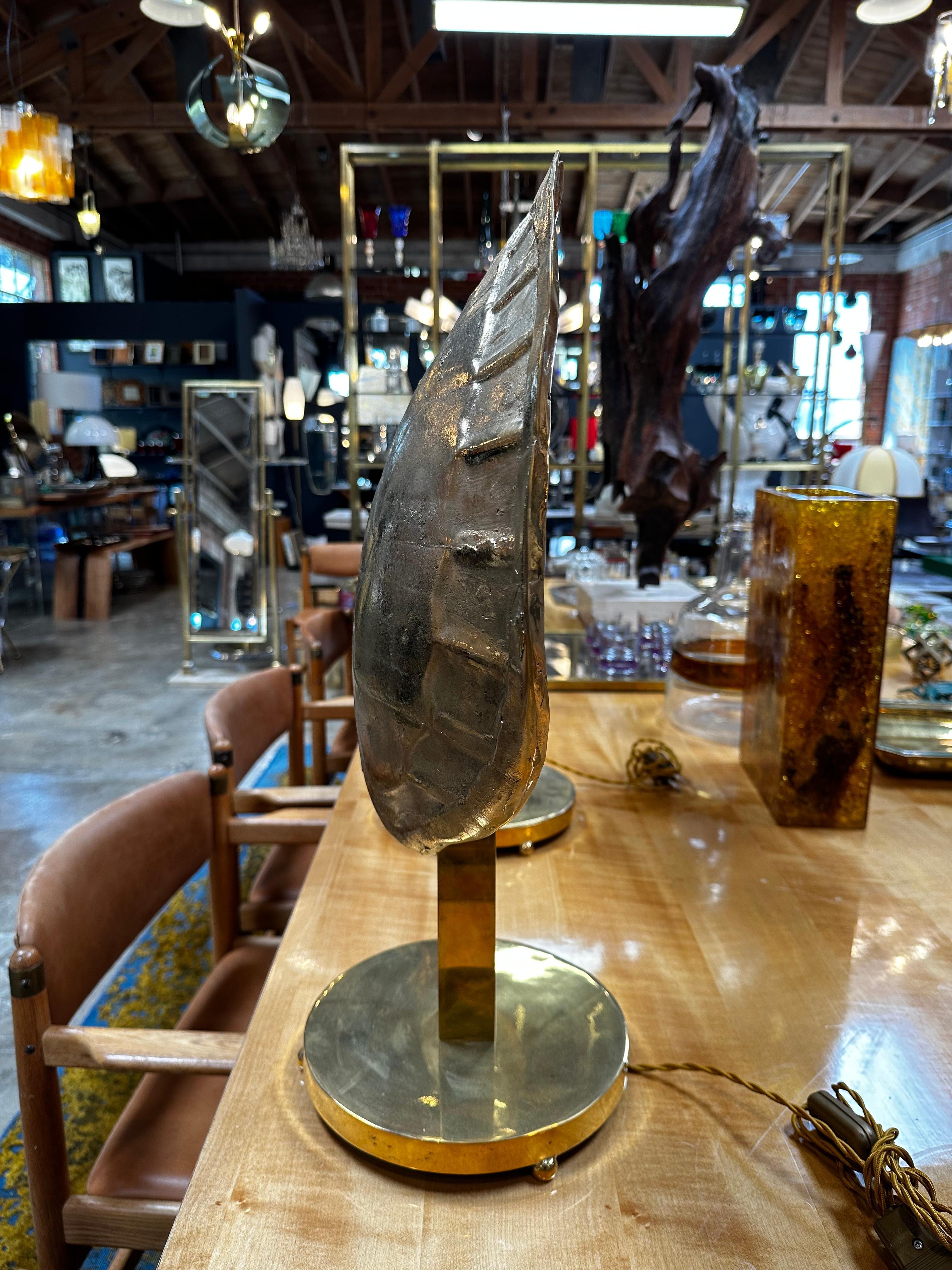 Lampe de table italienne du milieu du siècle à coquille entièrement en laiton 1960 en vente 3