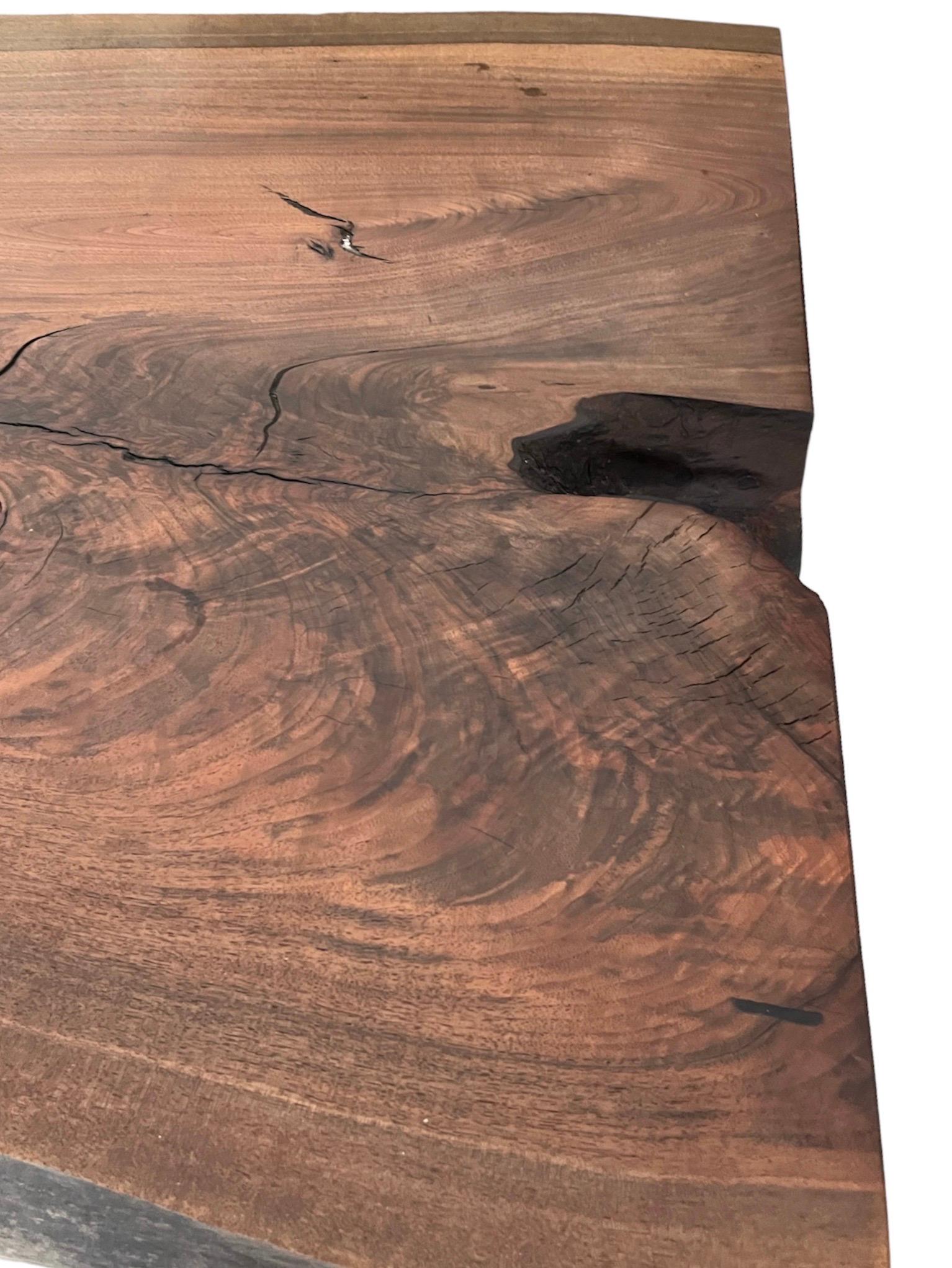 Escritorio/mesa de nogal italiano de mediados de siglo 1980 Moderno de mediados de siglo en venta