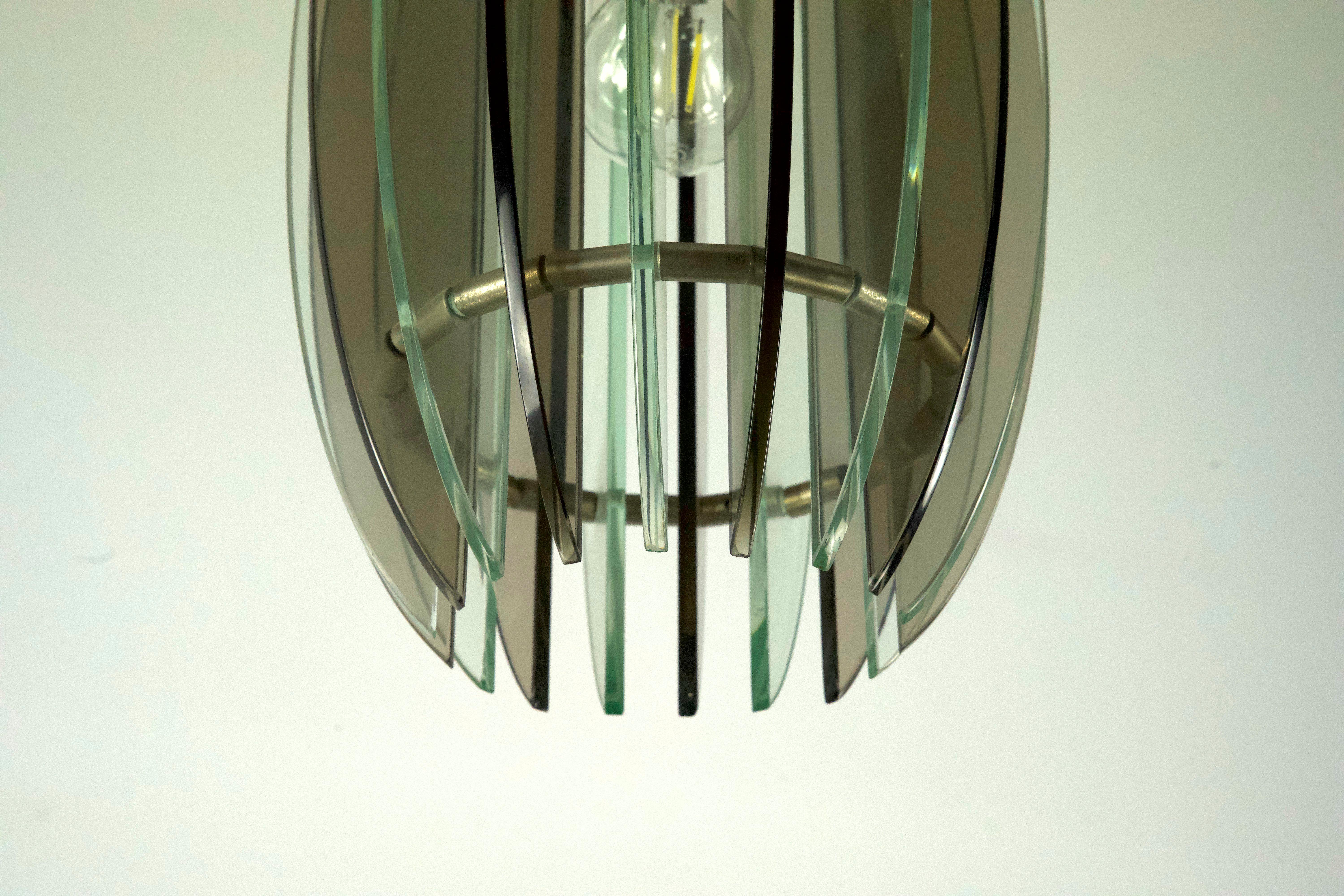 Mid-Century Italian fume and clear thick glass chandelier by Veca. Italy 1960s In Good Condition For Sale In Catania, CT