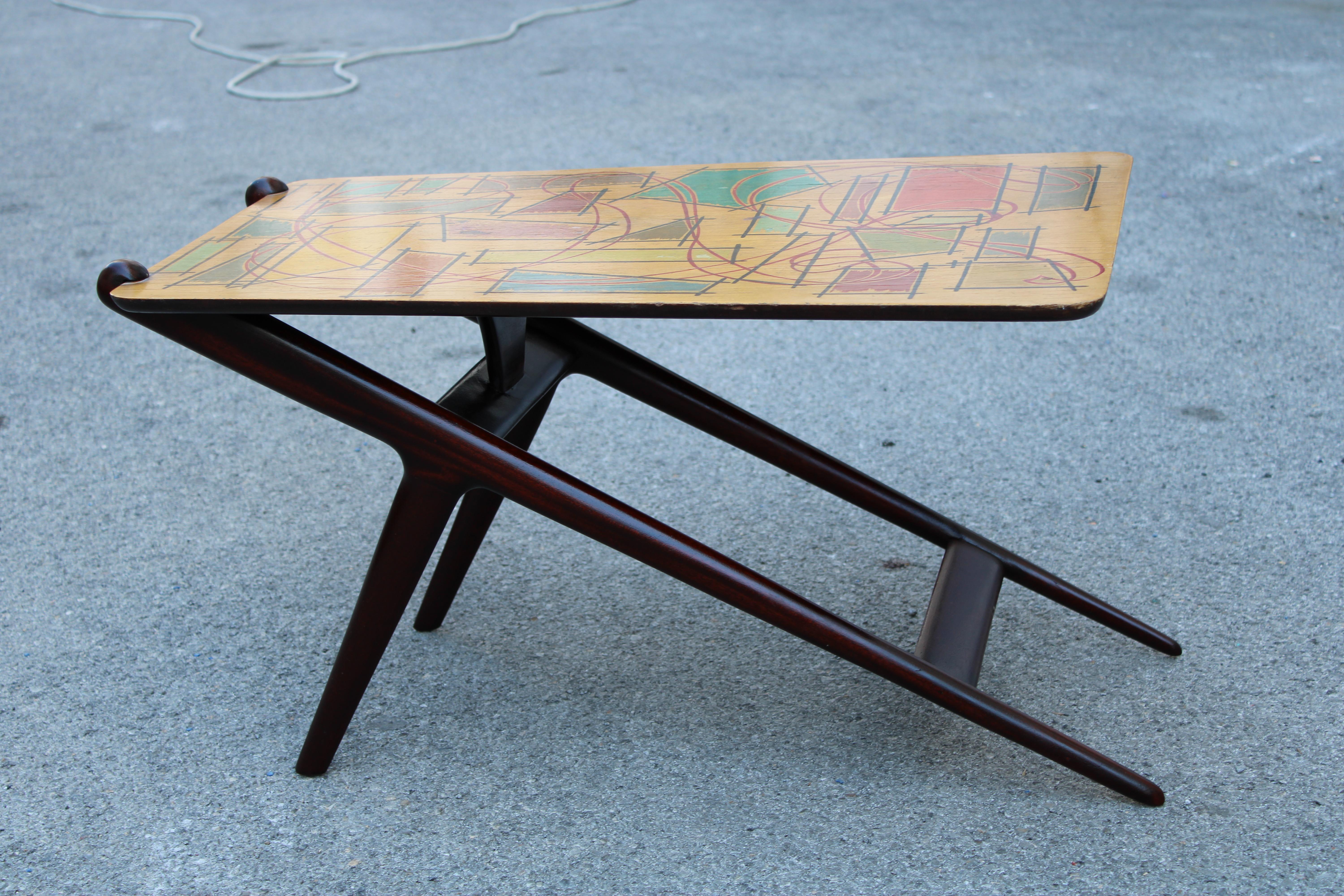 Midcentury Italian Geometric Coffee Table in Mahogany and Colored Decorations For Sale 4