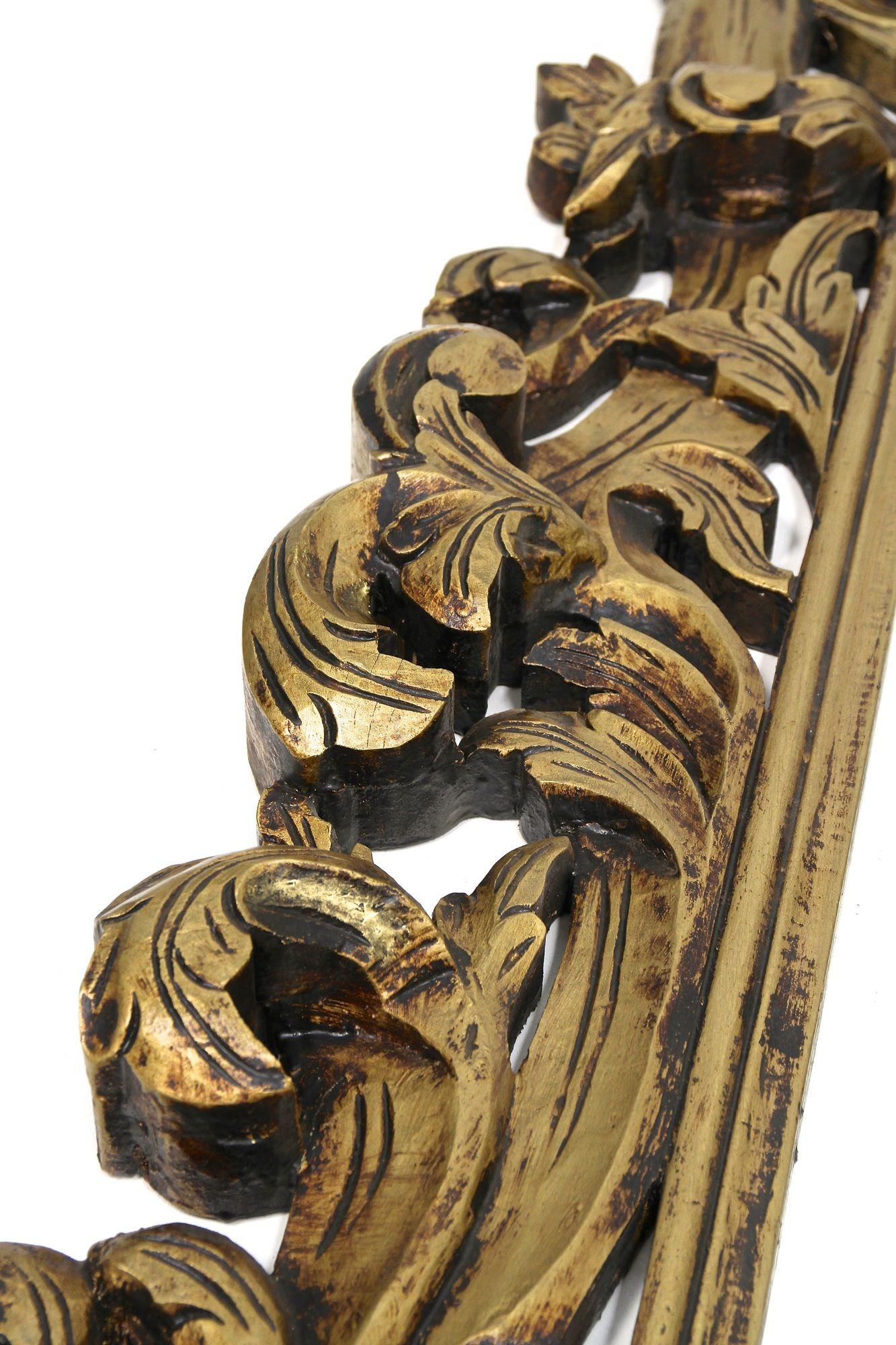 Mid Century Italian Gilt Florentine Wall Mirror, Italy circa 1940/50 For Sale 10