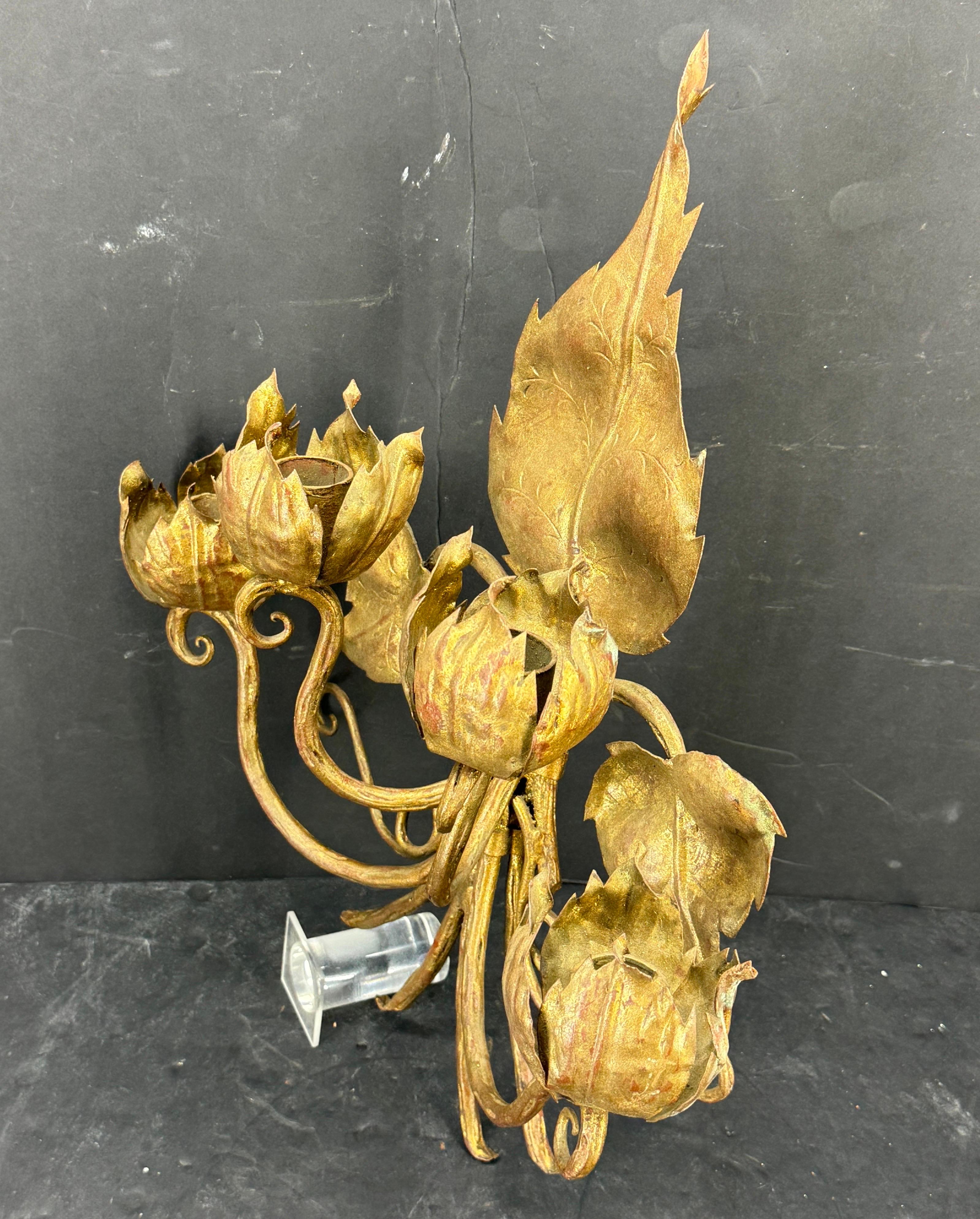 Mid-Century Italian Gilt Metal 4 Arm Floral Wall Sconce For Sale 5