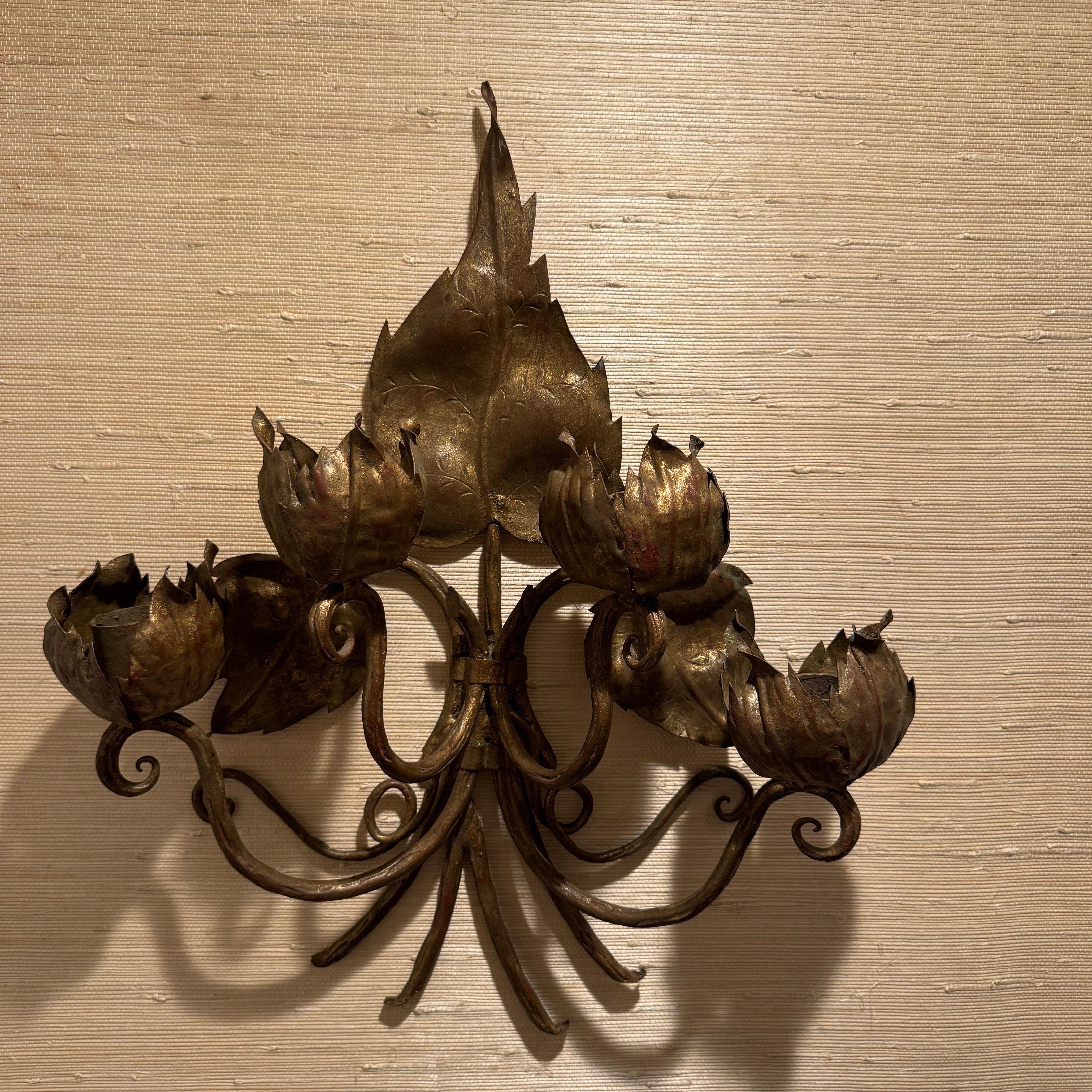 Mid-Century Italian Gilt Metal 4 Arm Floral Wall Sconce For Sale 7