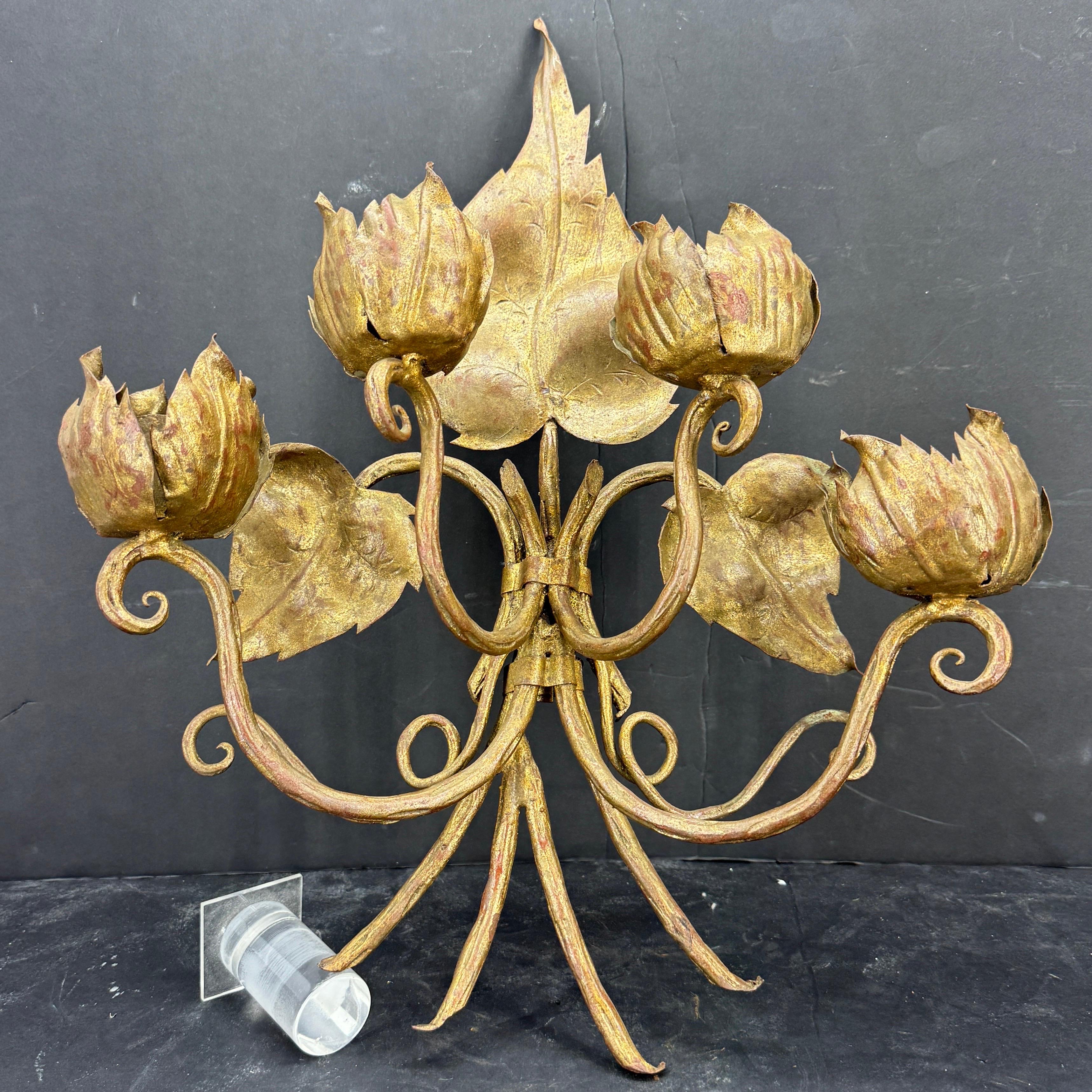 Mid-Century Italian Gilt Metal 4 Arm Floral Wall Sconce In Good Condition For Sale In Haddonfield, NJ