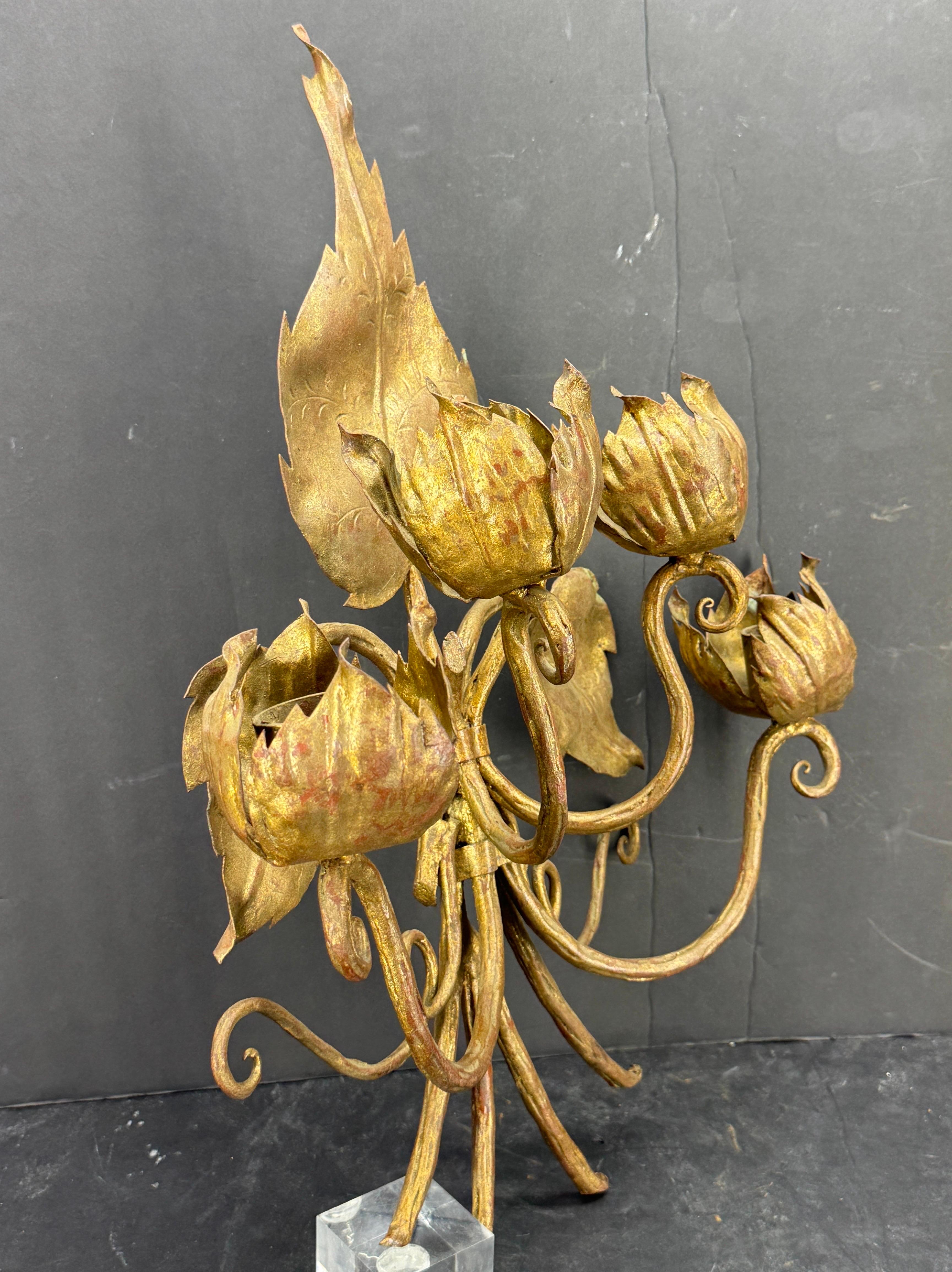 Mid-Century Italian Gilt Metal 4 Arm Floral Wall Sconce For Sale 3