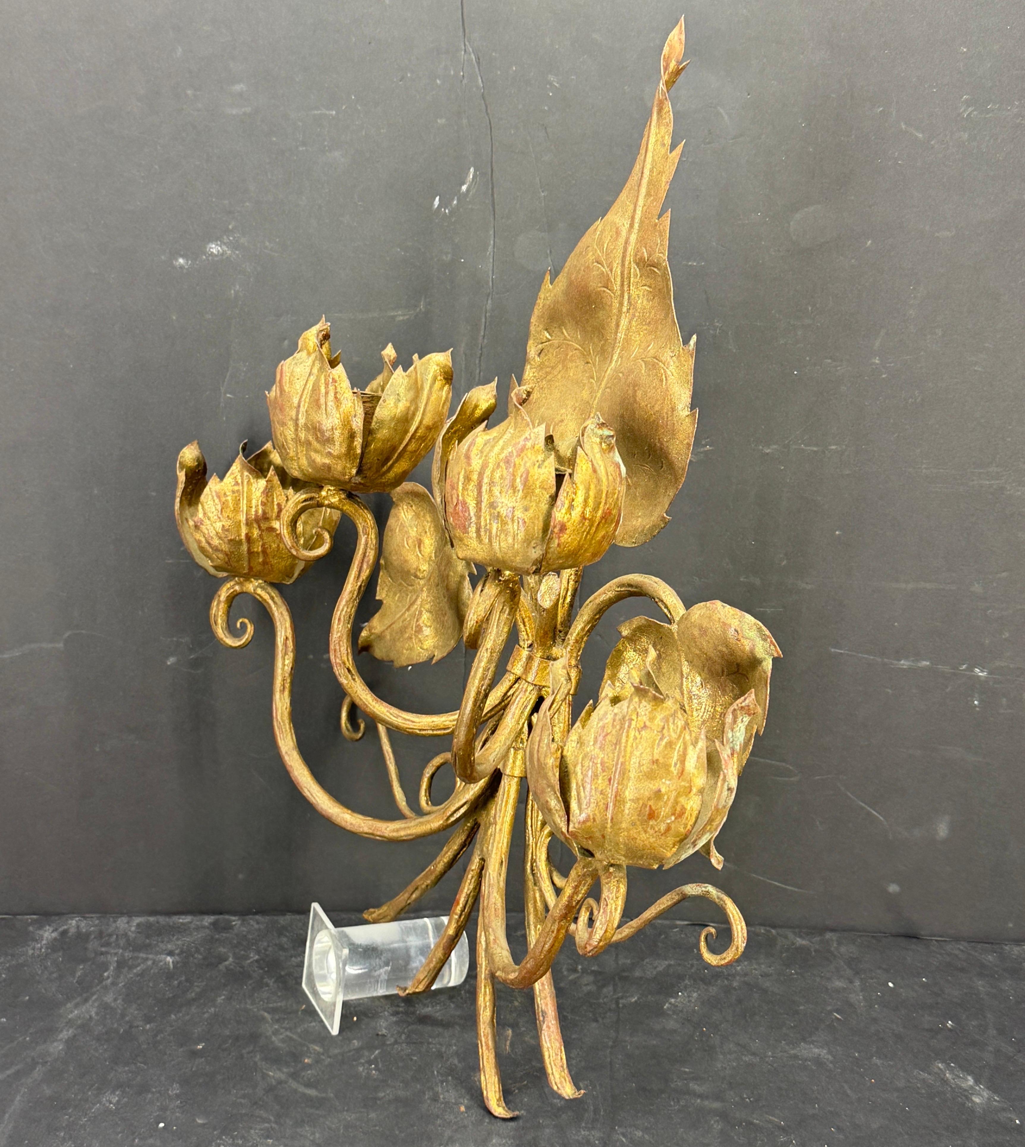 Mid-Century Italian Gilt Metal 4 Arm Floral Wall Sconce For Sale 4