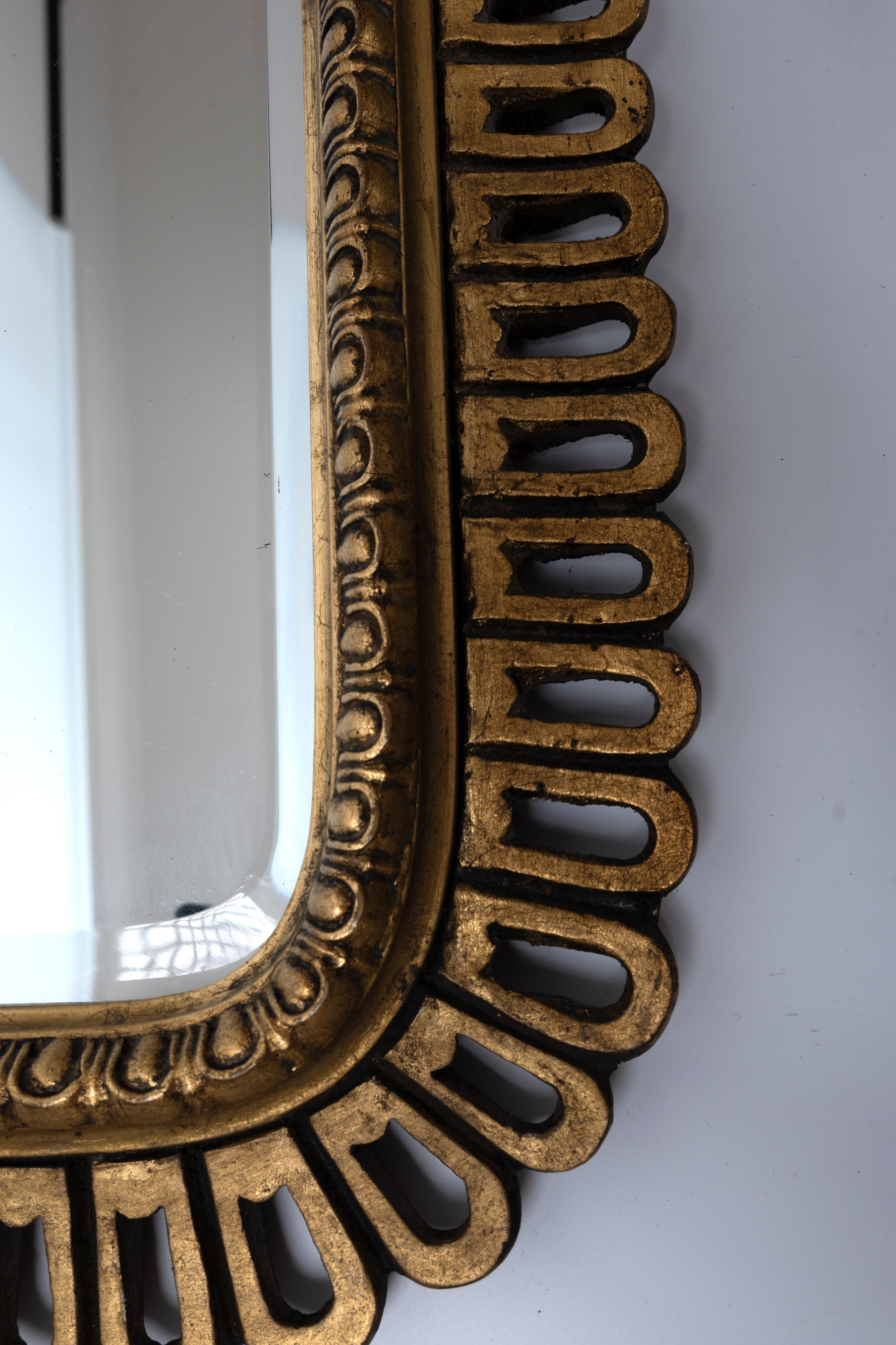 Mid Century Italian Gilt Scalloped Edge Rectangular Mirror C.1950 For Sale 2