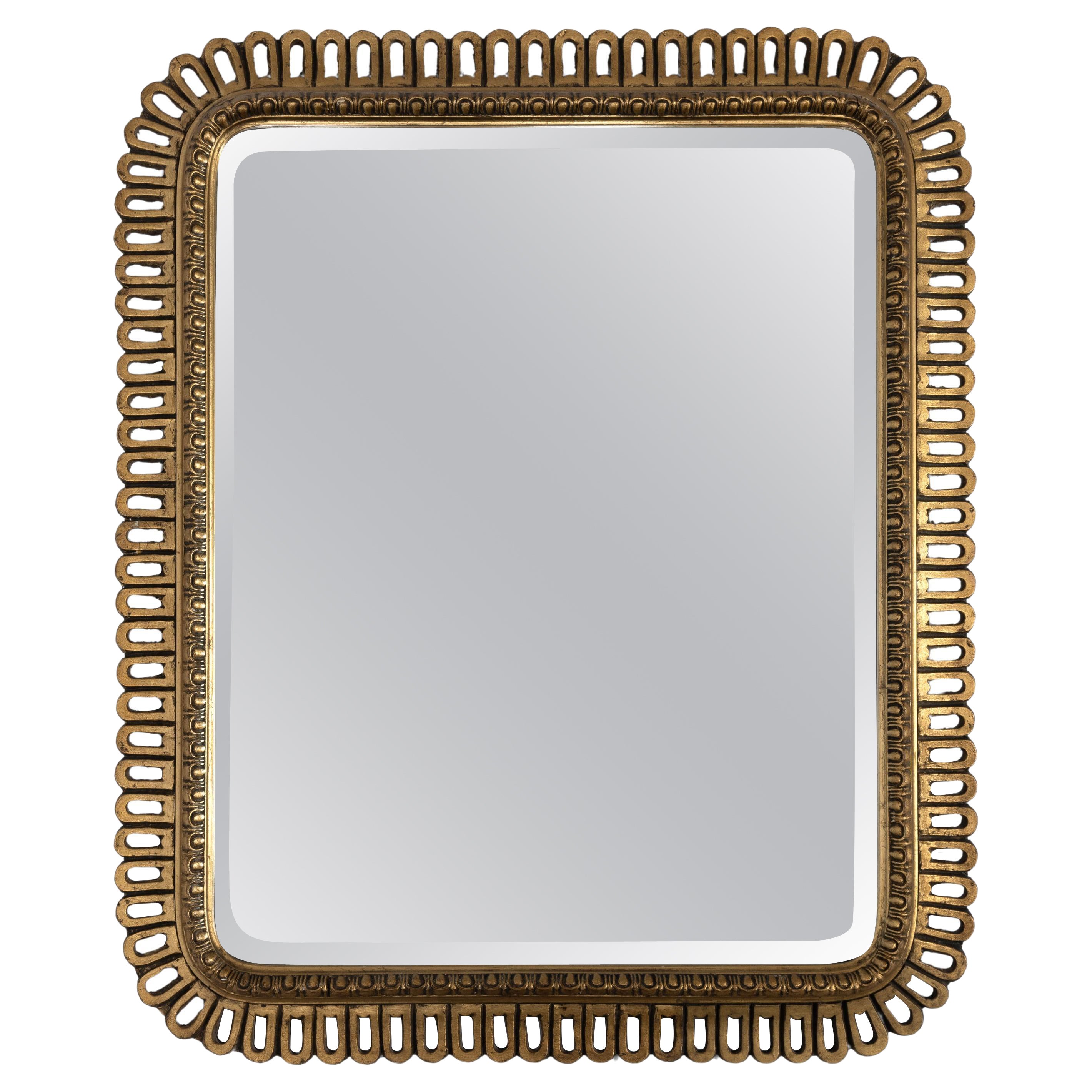 Espejo Rectangular con Borde Festoneado Dorado Italiano de Mediados de Siglo C.1950 en venta