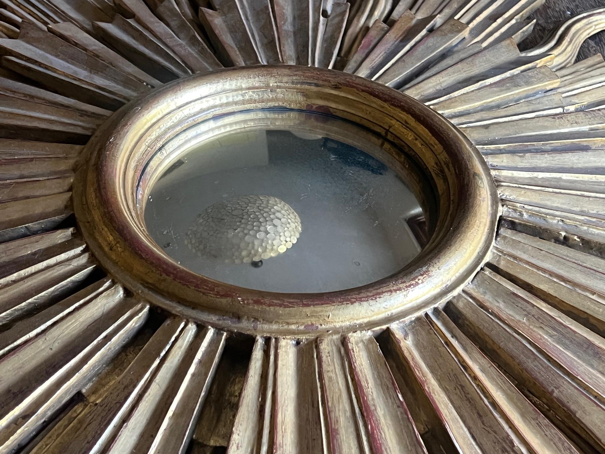 Miroir en bois doré du milieu du siècle ensoleillé en vente 6