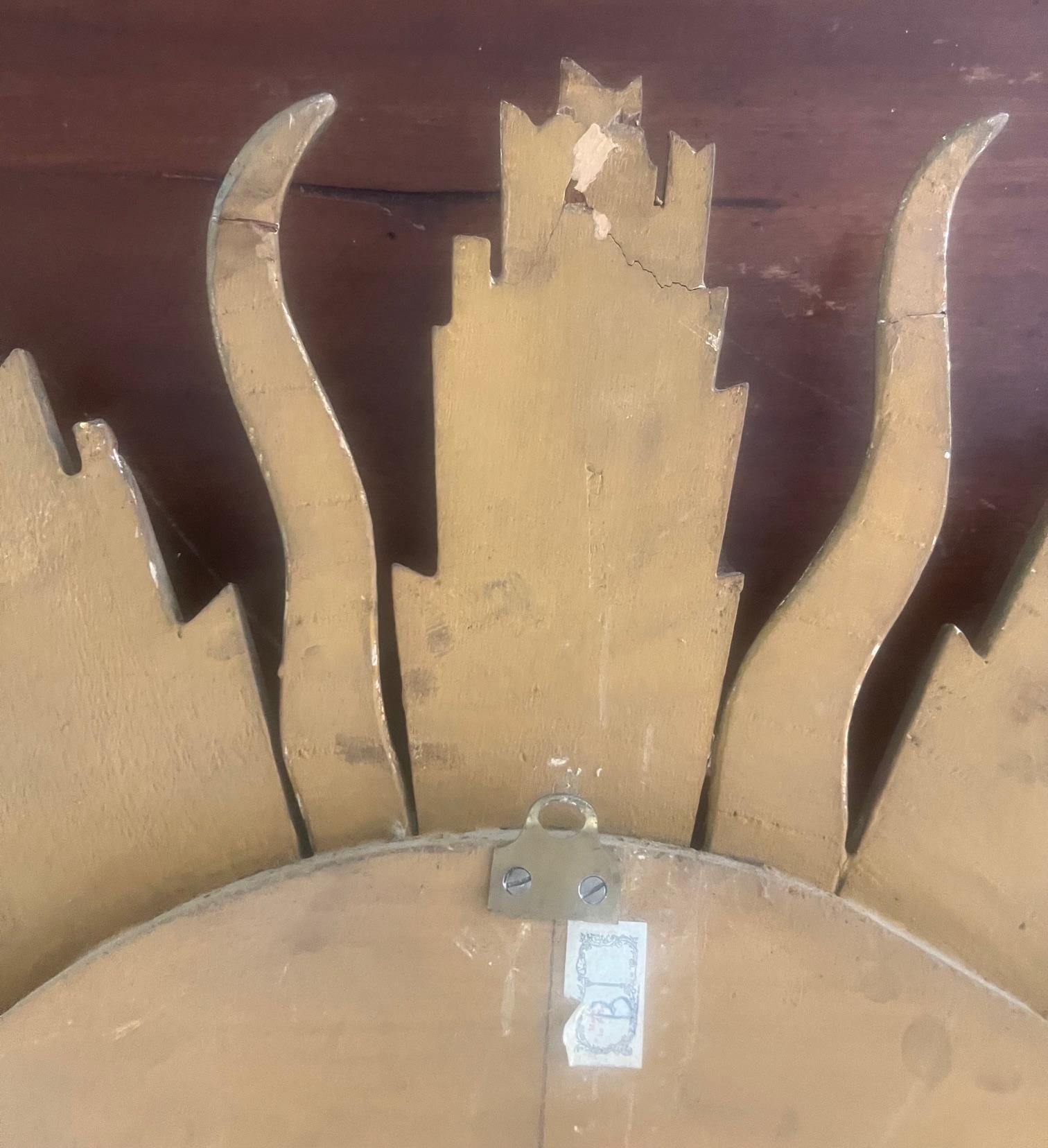 Miroir en bois doré du milieu du siècle ensoleillé en vente 1