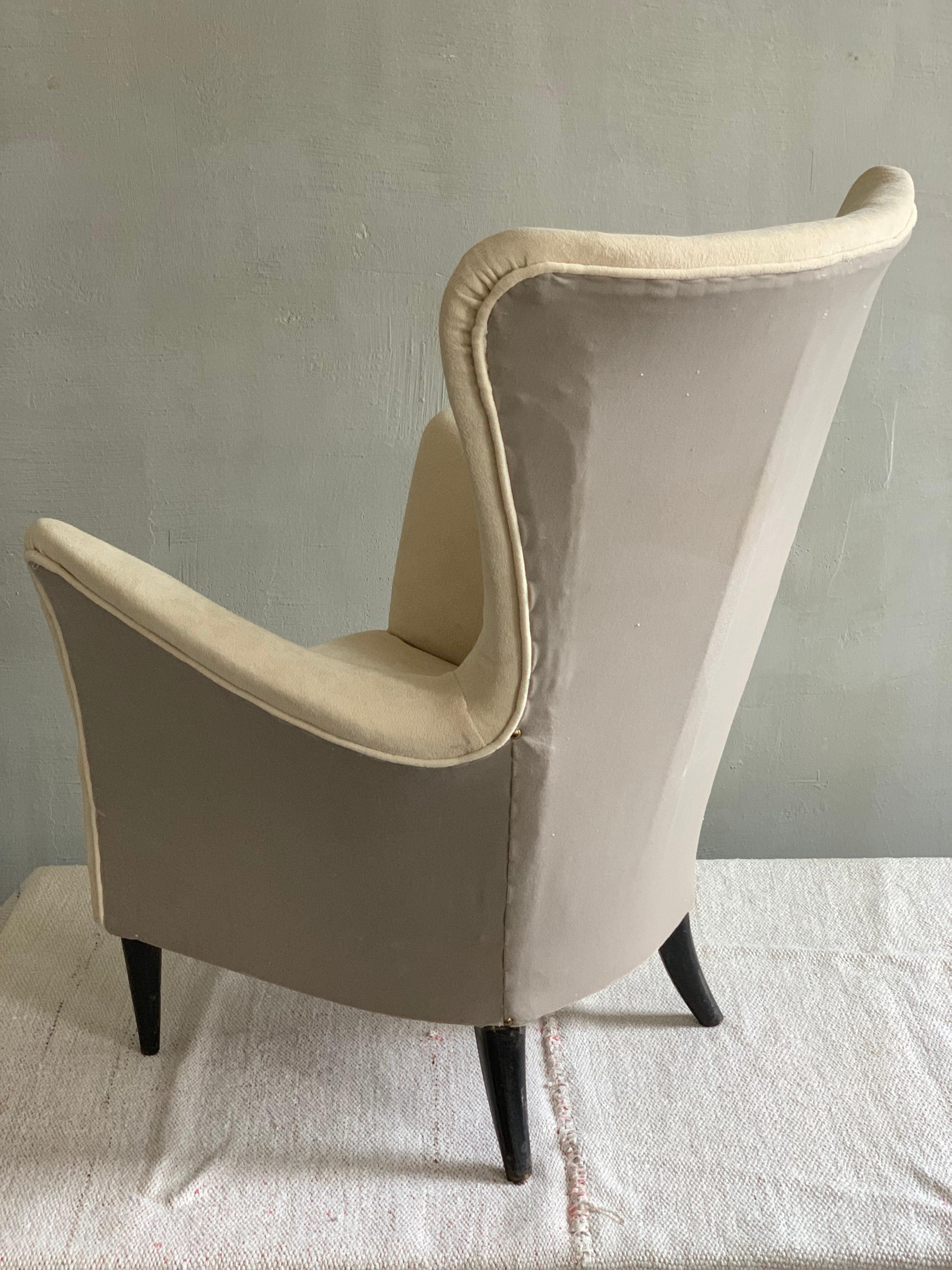 Midcentury Italian Gio Ponti Armchairs with Later Upholstery In Good Condition In Houston, TX
