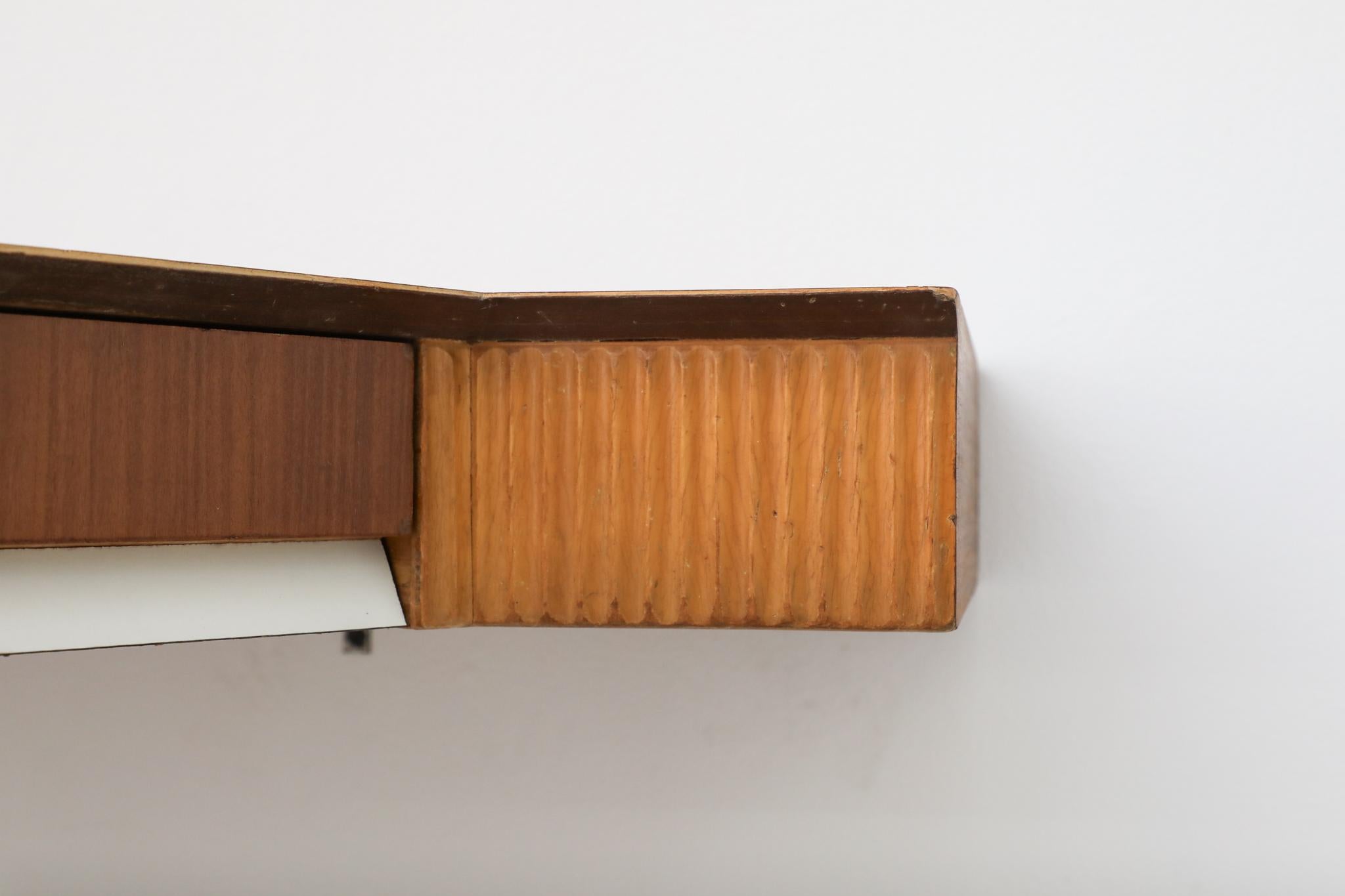 Mid-Century Italian Gio Ponti Style Wall-Mount Teak Triangular Desk For Sale 7