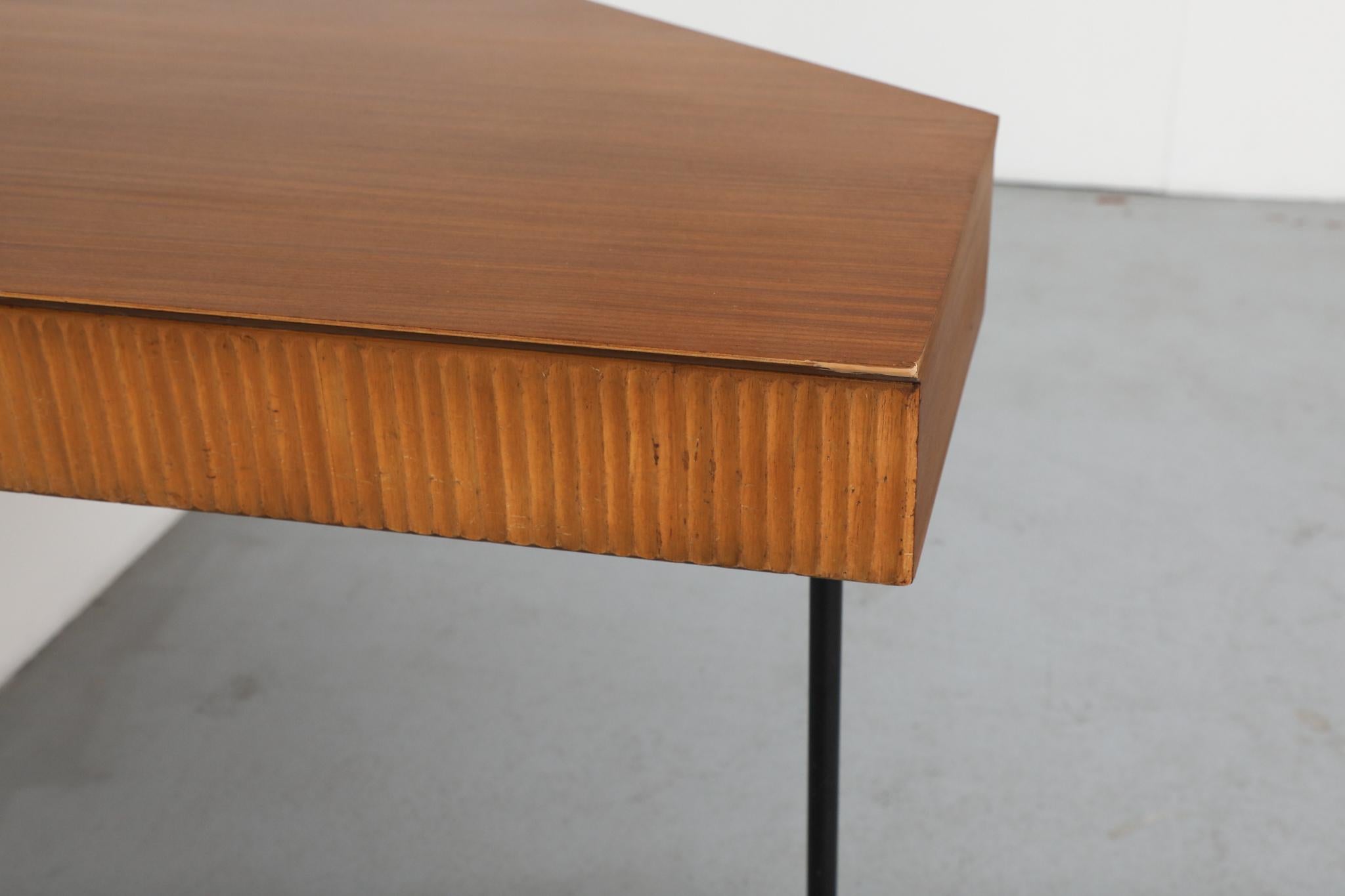 Mid-Century Italian Gio Ponti Style Wall-Mount Teak Triangular Desk For Sale 10