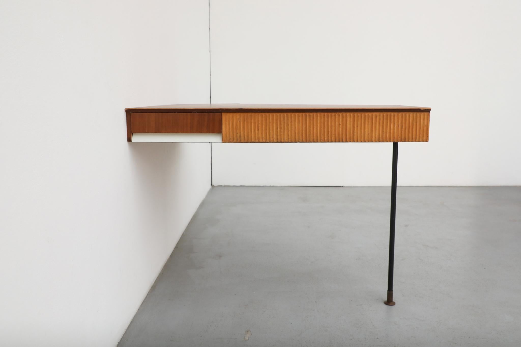 Mid-Century Italian Gio Ponti Style Wall-Mount Teak Triangular Desk For Sale 11
